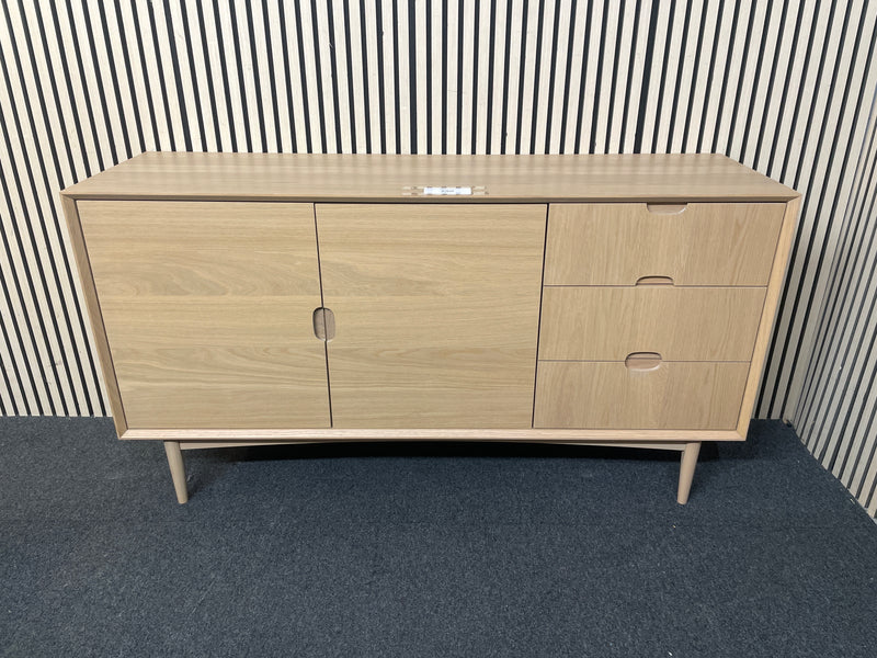 Modern light oak two door, three drawer sideboard (H 85 x W 155 x D 45 cm) 44598
