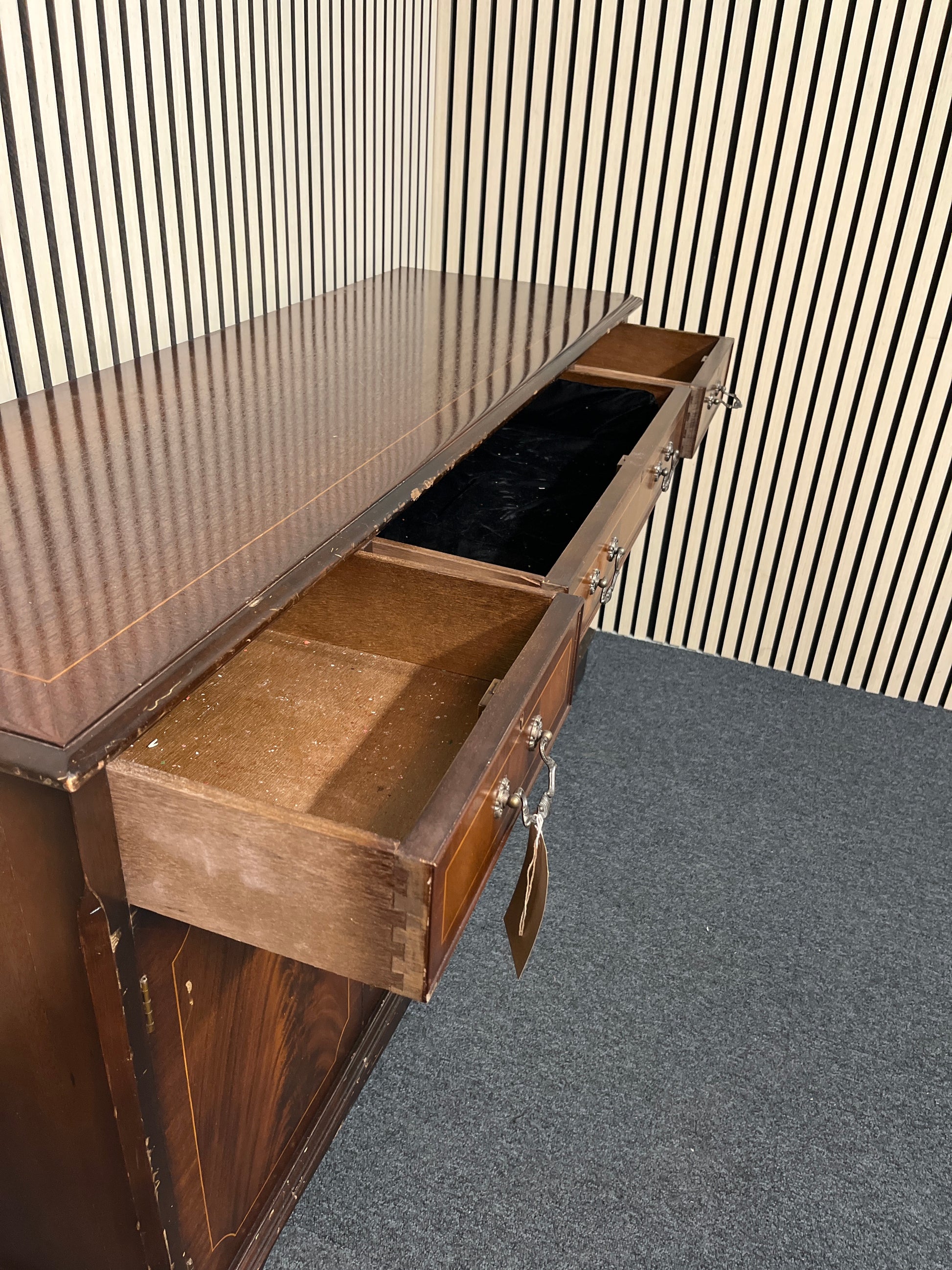 Mahogany inlaid 3 door 3 drawer sideboard (H 83 x W 152 x D 48 cm) 2325