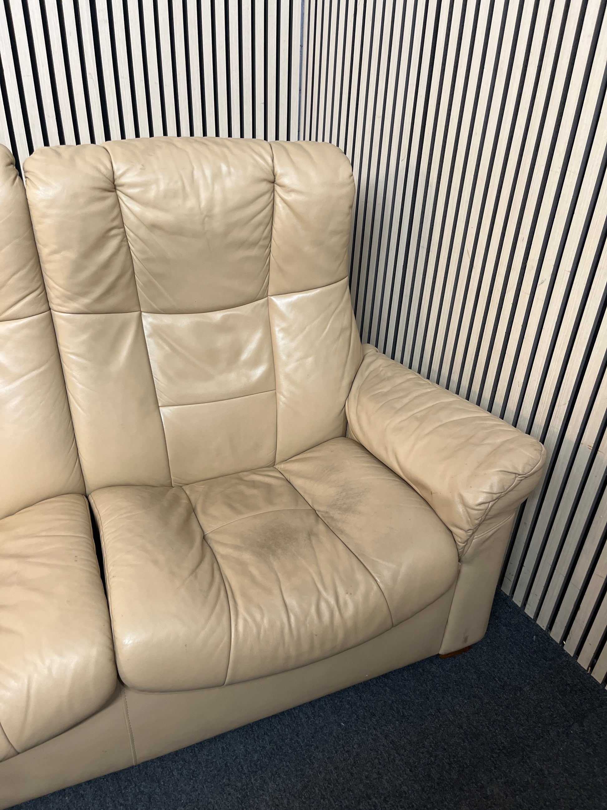 Cream leather 3 seater recliner sofa 3126