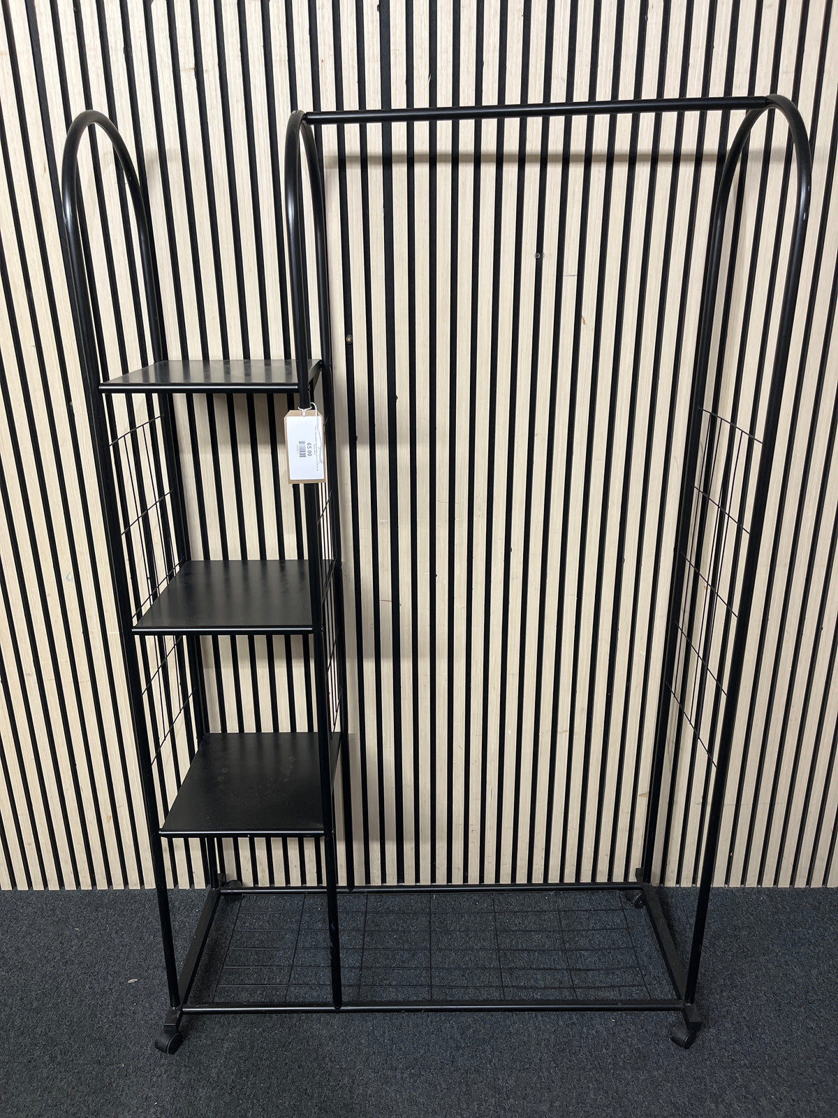 Black metal clothes rack and shelf unit (H 170 x W 107 x D 36 cm) 44324
