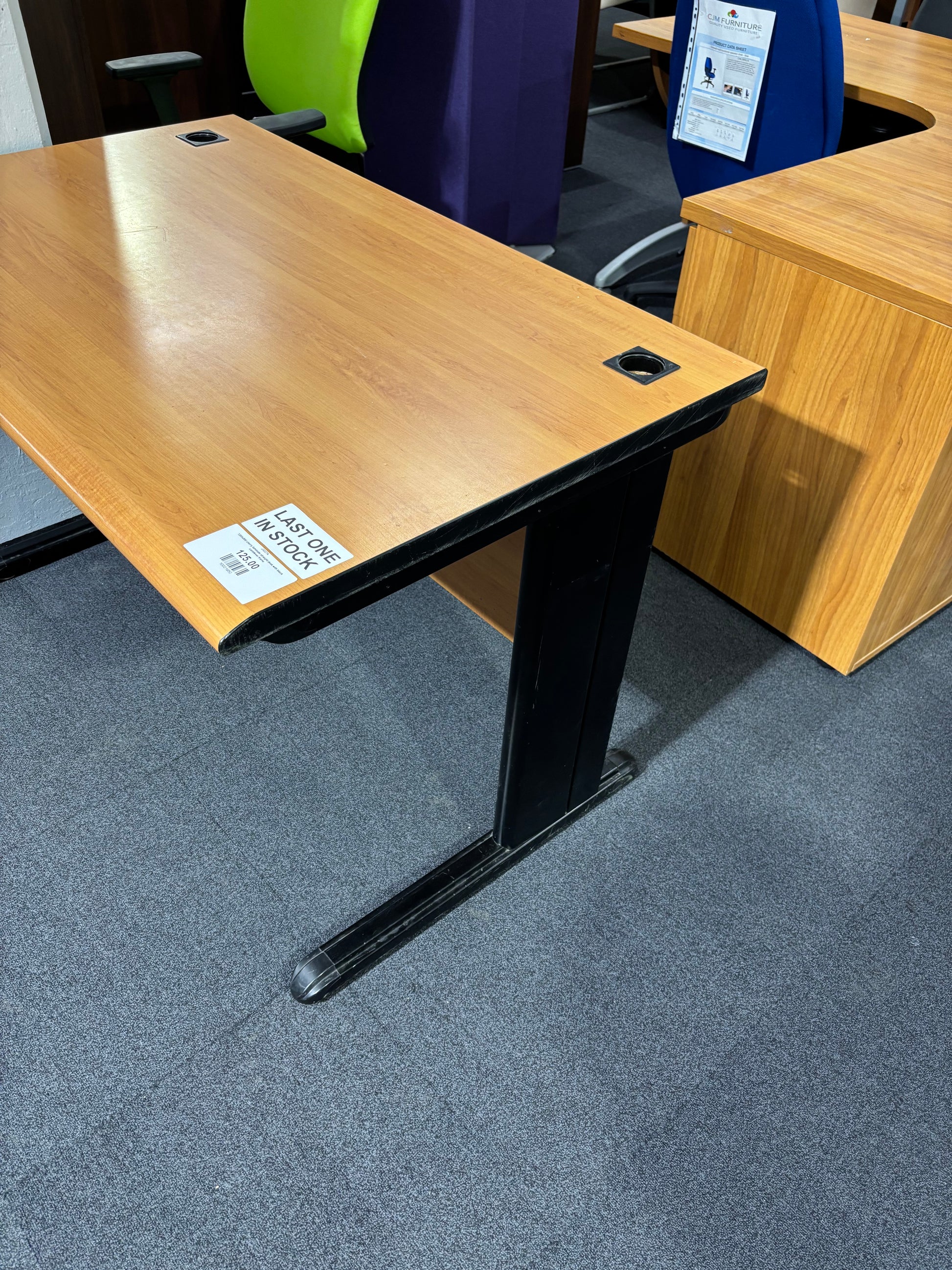 1200x800 cherry laminate straight desk with black cantilever frame