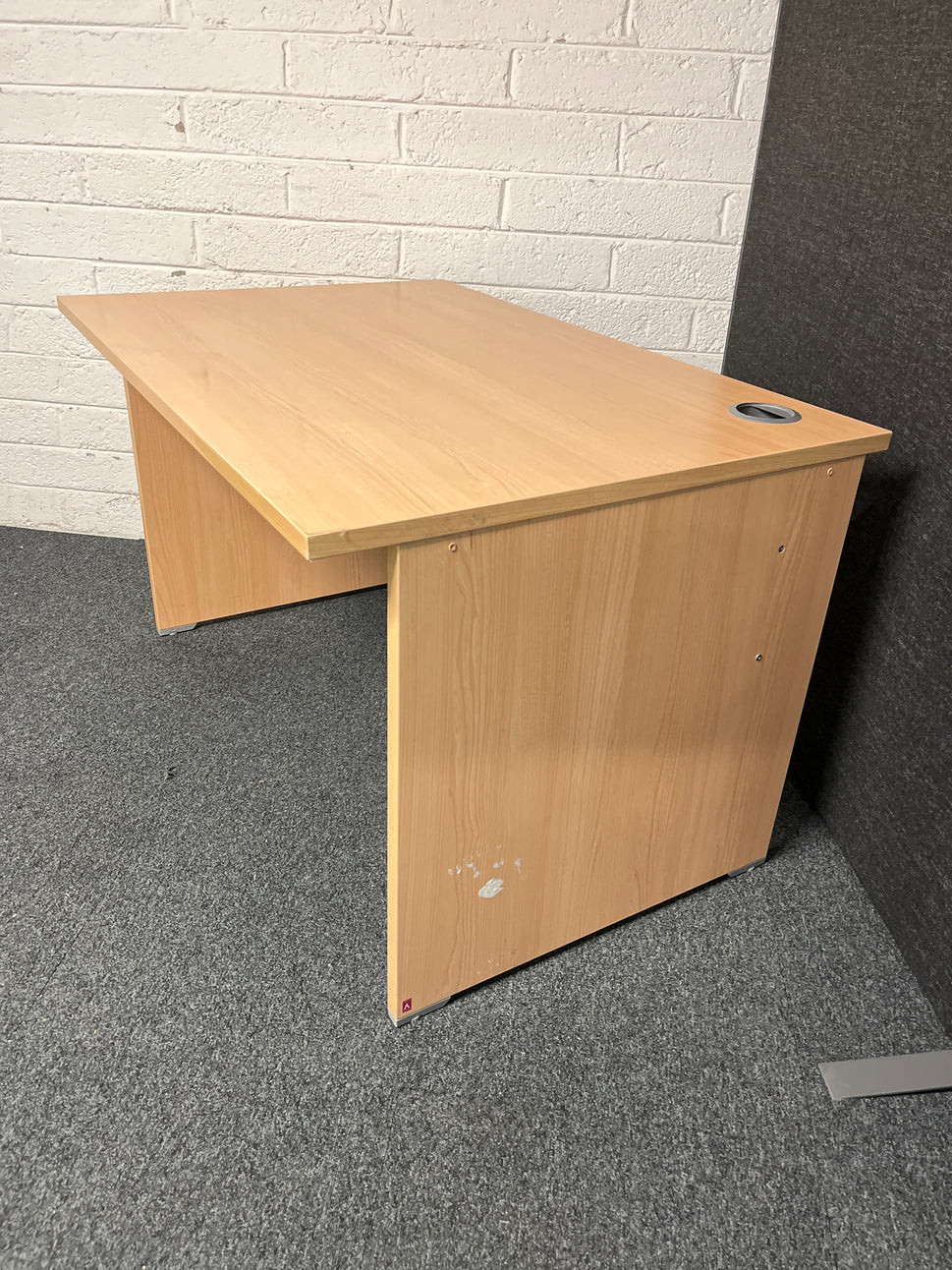 1200L*800D Actiu BEECH USED panel end desks