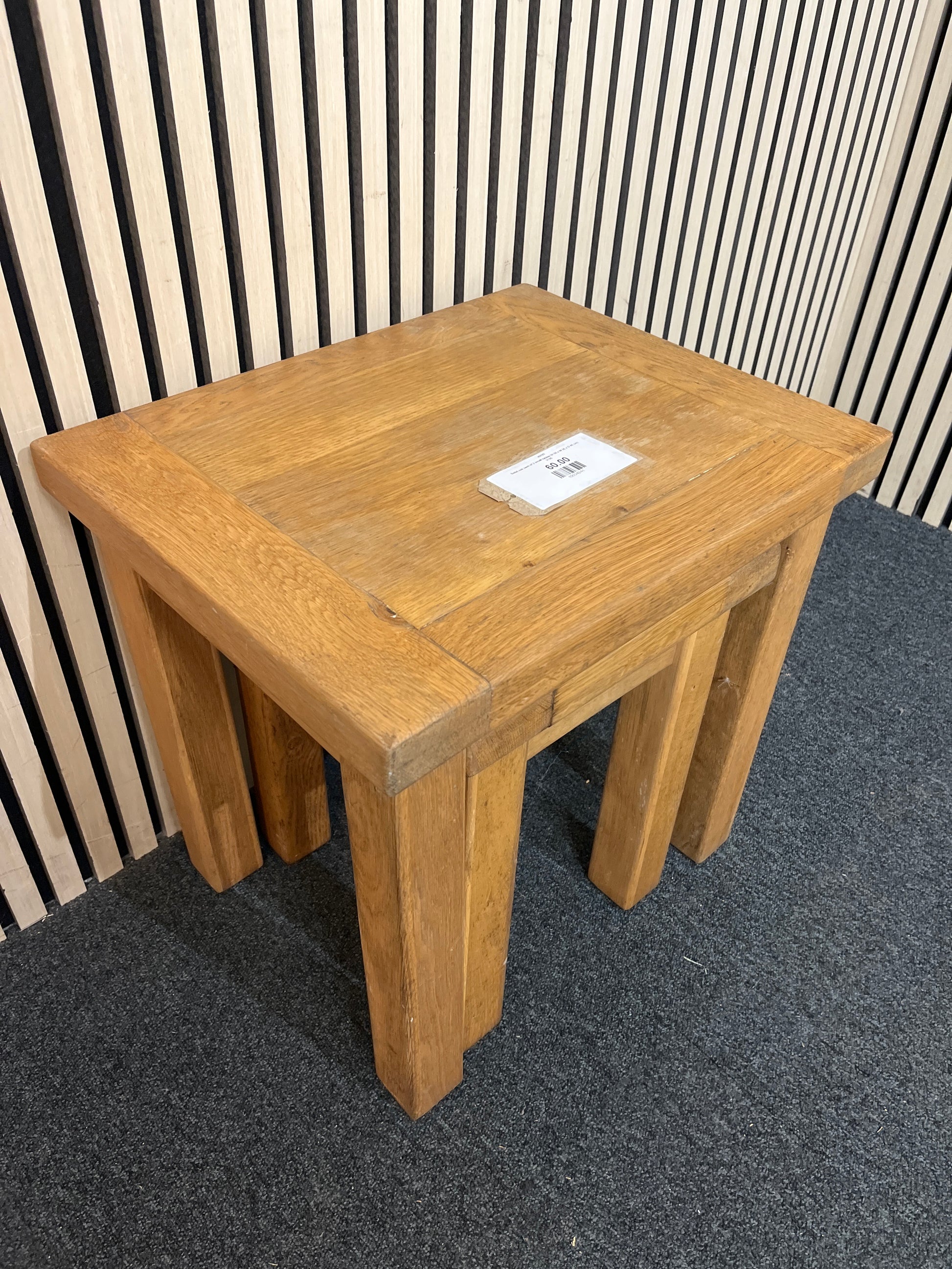 Solid oak nest of 2 small tables (H 50 x W 50 x D 40 cm) 3126