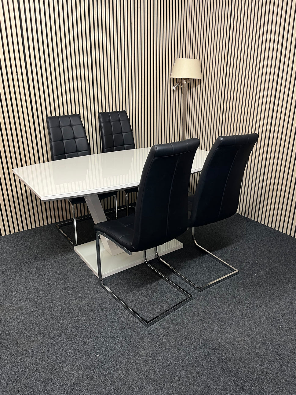 High polished glass modern dining table with 4 no. matching leather cantilever chairs 1325