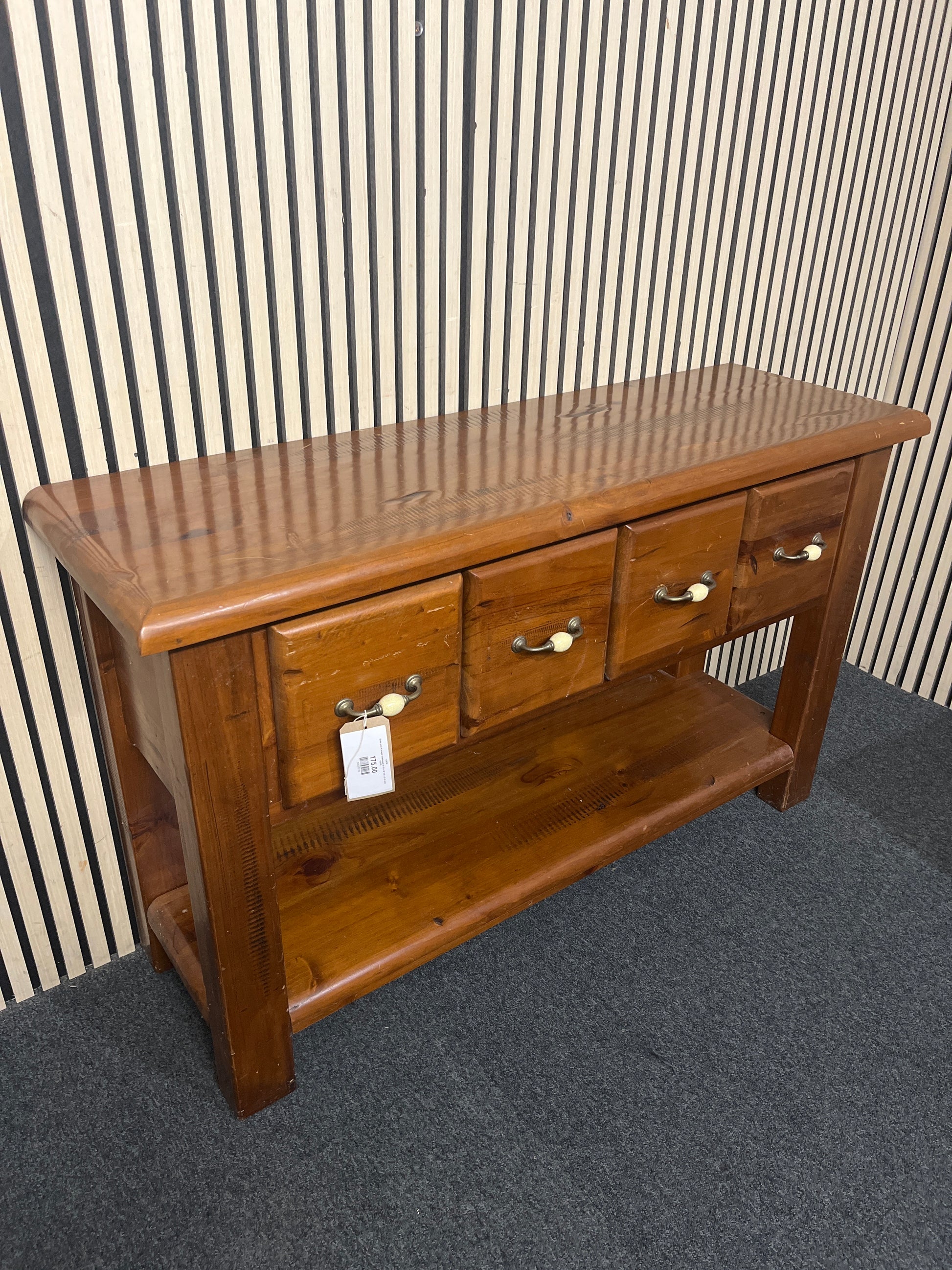 Solid pine 4 drawer sideboard (H 83 x W 133 x D 43 cm) 43978