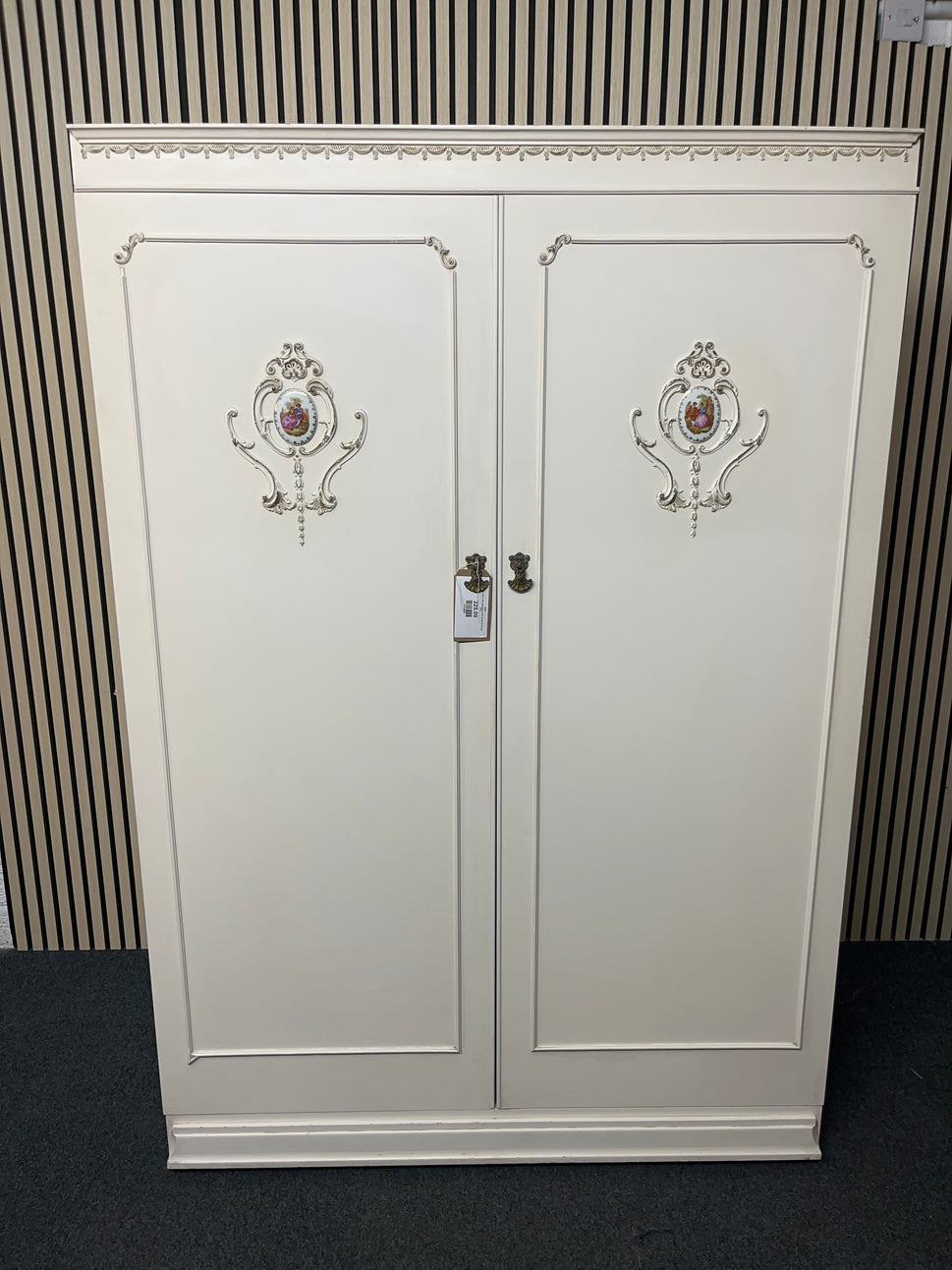 Ornate cream 2 door wardrobe (H 178 x W 122 x D 55 cm) 2325