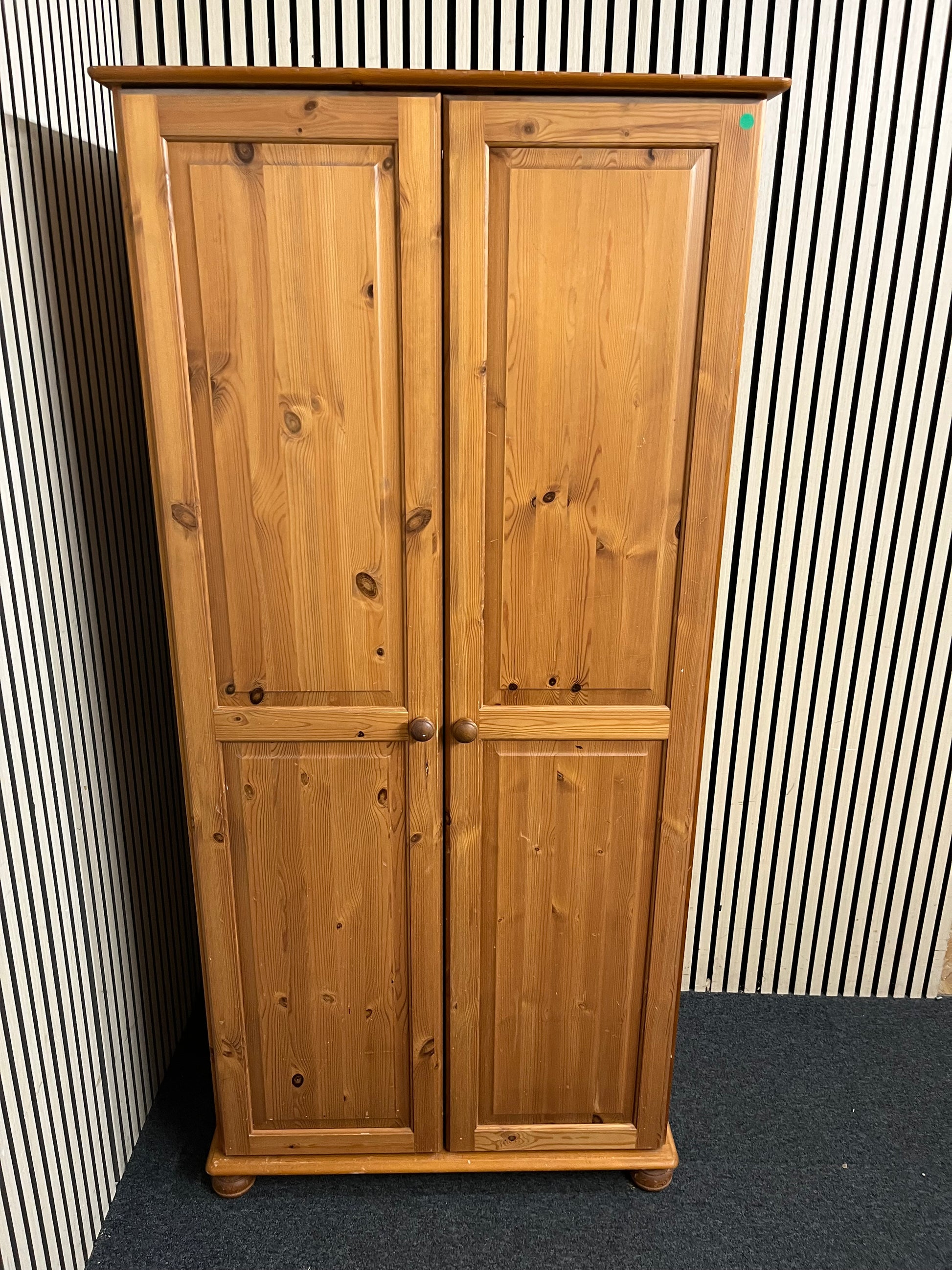Solid pine double wardrobe (H 178 x W 51 x D 51cm) 44332