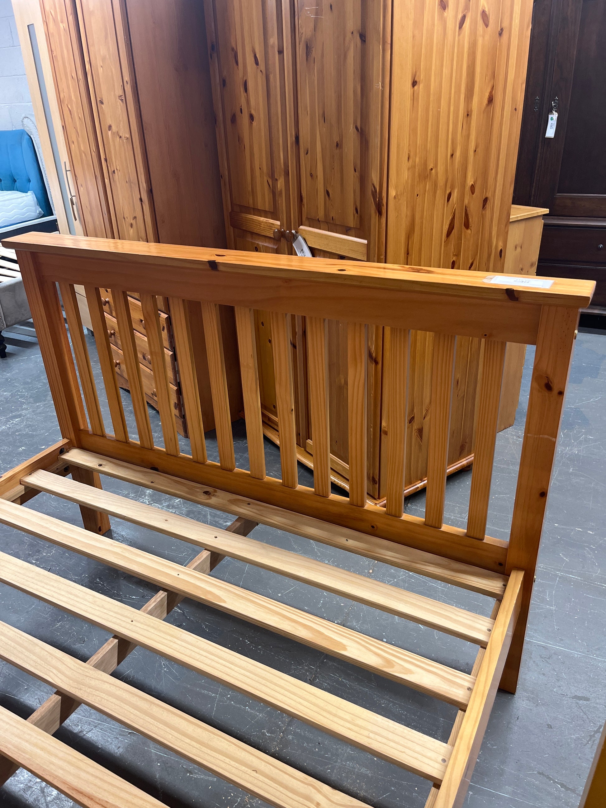 4ft 6 high end solid pine bed frame 2226