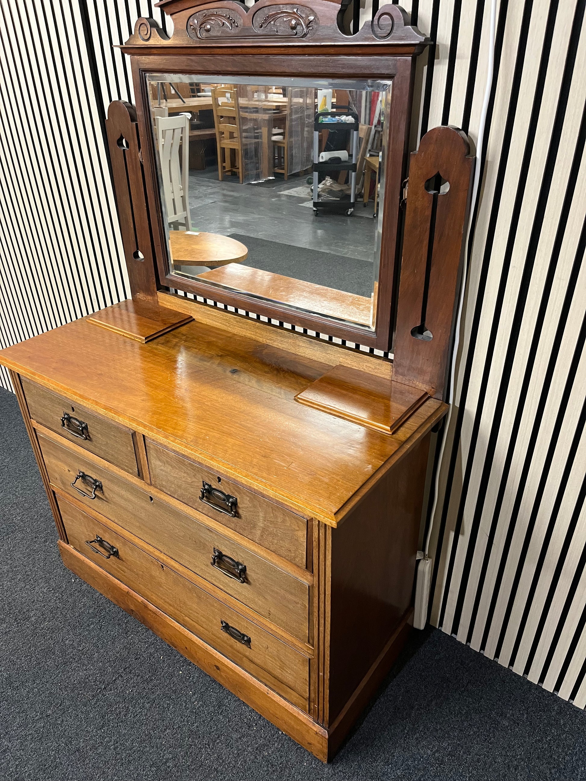 Antique 2+2 drawer mahogany chest of drawers with dressing mirror (H 155 x W 107 x D 48 cm) 1425