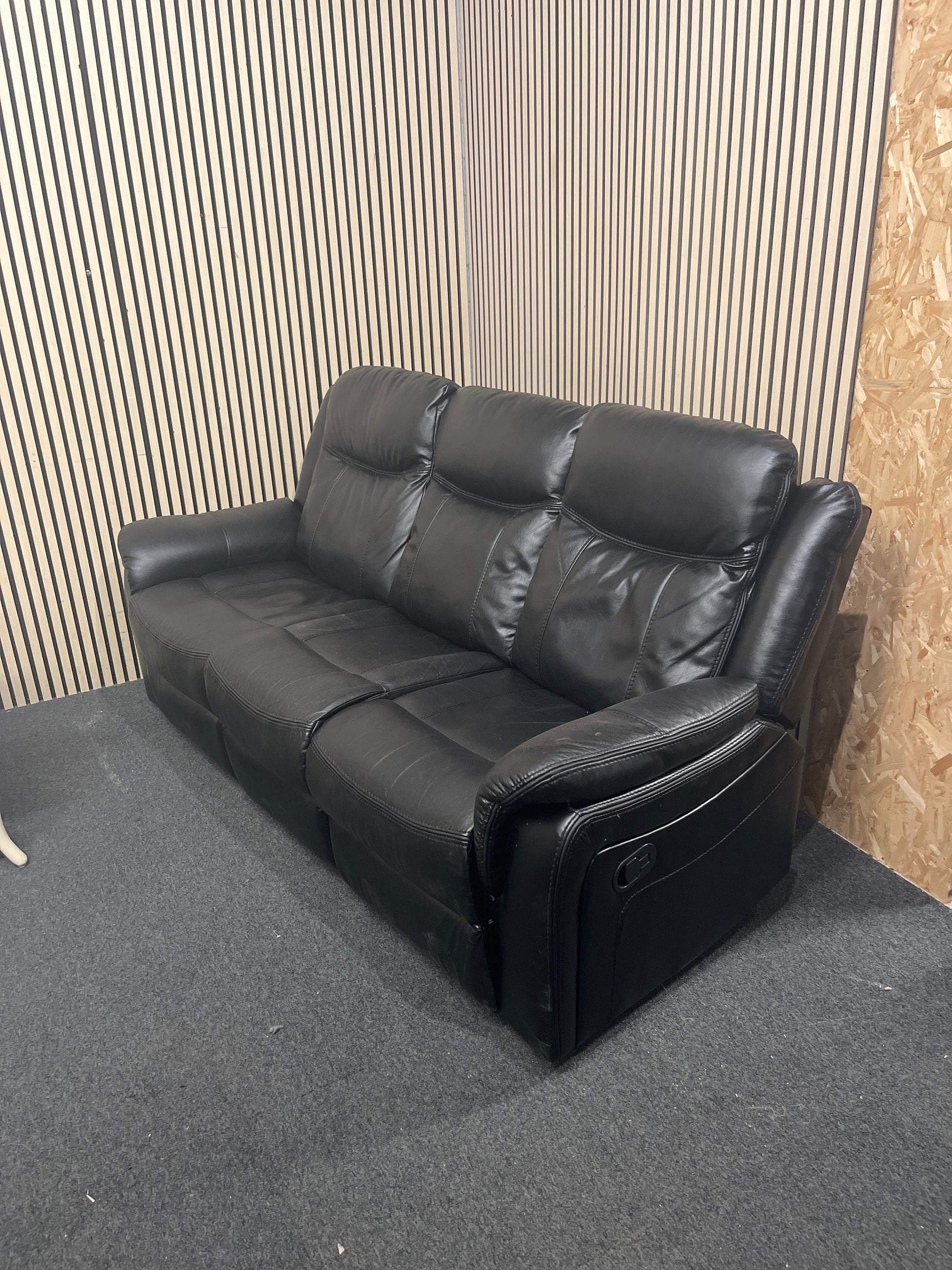 3 seater black leatherette sofa 43854