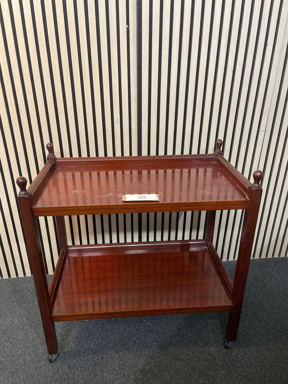 Mahogany tiered drinks trolley on castors (H 75 x W 75 x D 40 cm) 2425