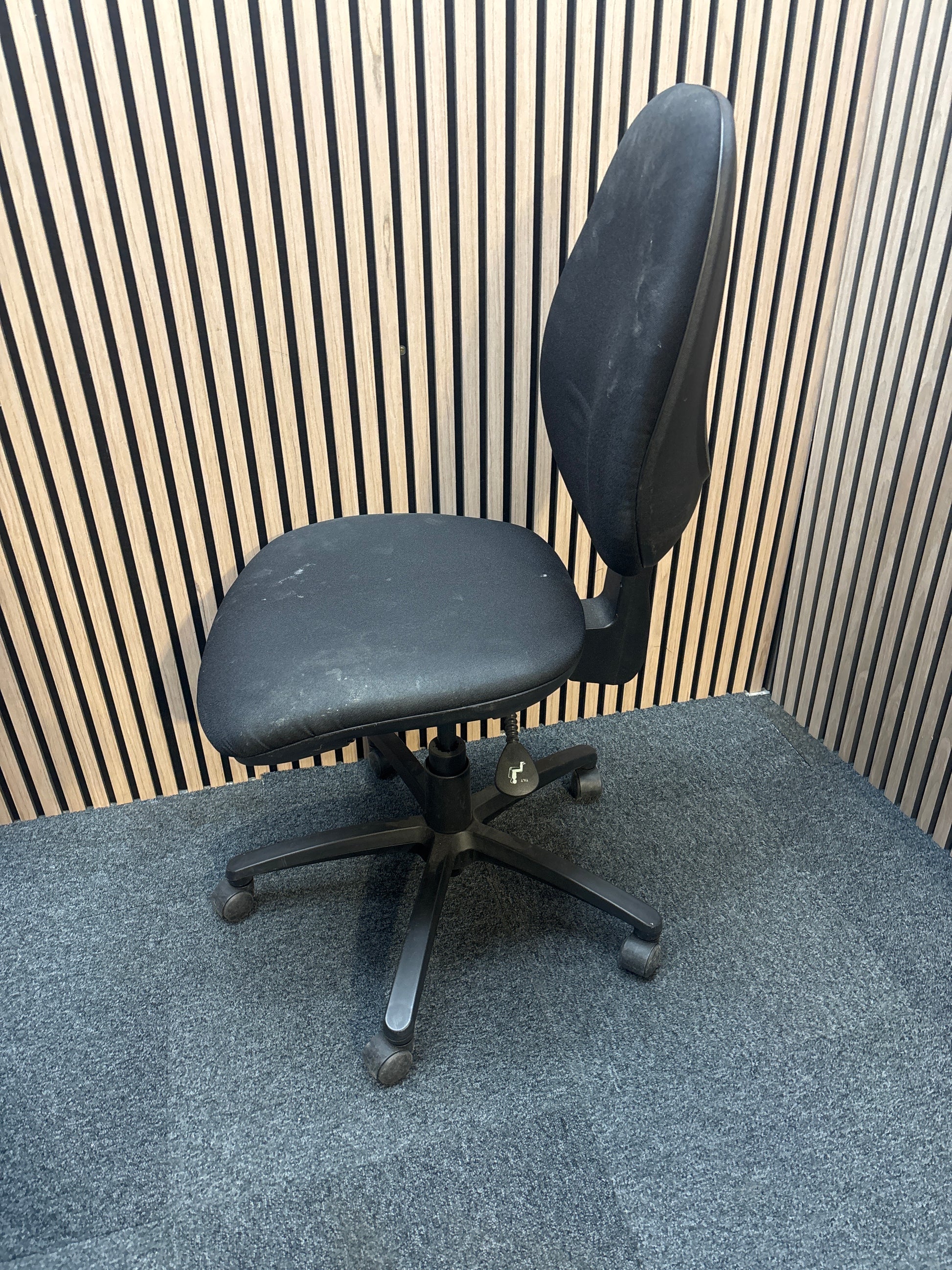 Black fabric jota swivel chair (no arms)
