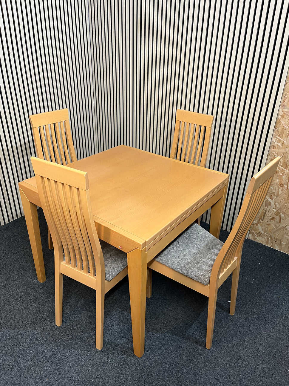 Caligaris Beech square extendable kitchen table (L 90 - 180 x W 90 cm) with 4 no. matching solid wood high back chairs with grey fabric seat cushions 3126
