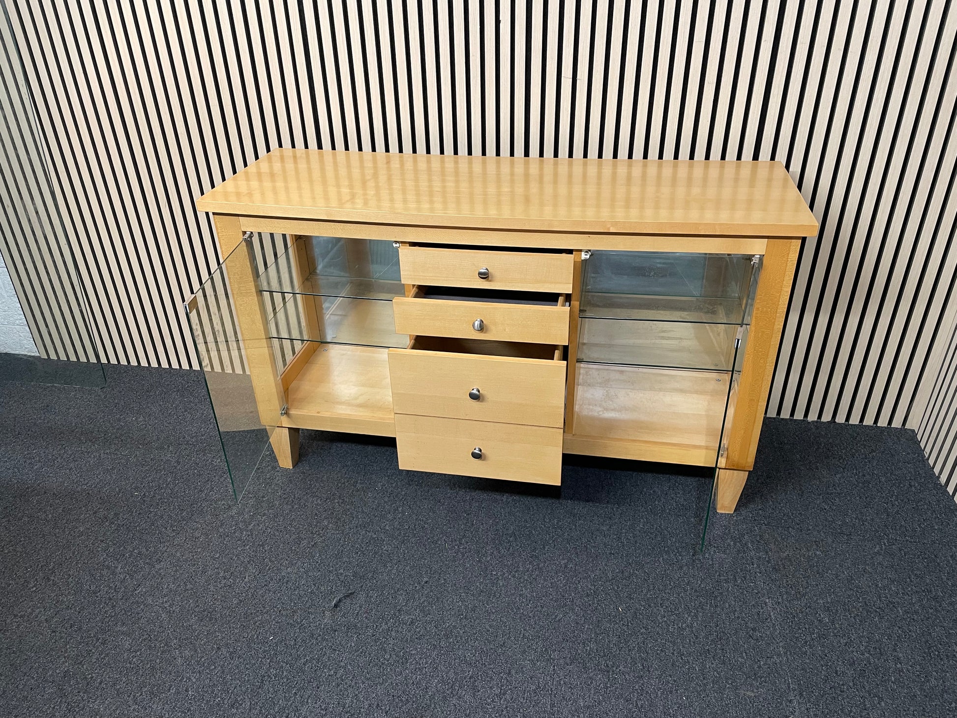 Light beech veneer 2 glass door 4 drawer sideboard( L x 135 W x 45 H x 82 cm) 3325