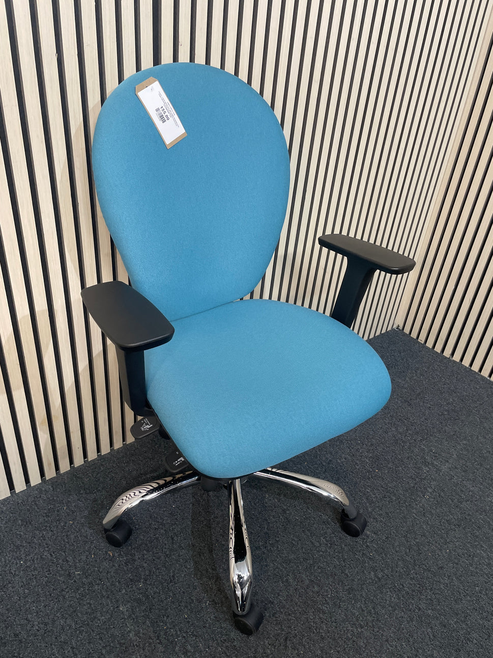 Lyreco - 3 level swivel chair with height adjustable back, height adjustable arms and ergonomic back pump - AQUAMARINE TEAL