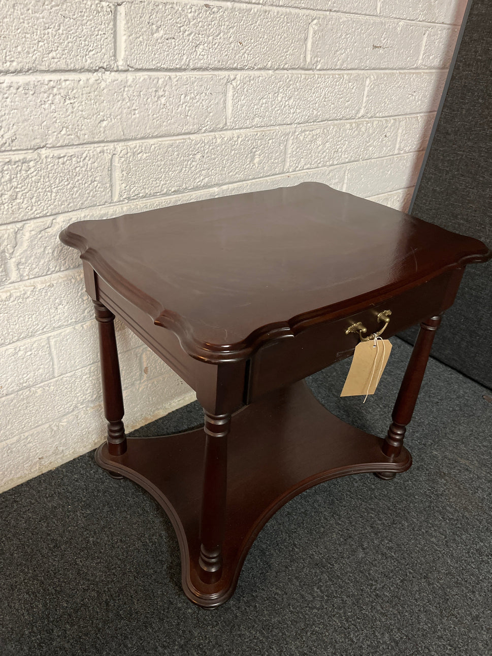 Rossmore mahogany 1 drawer bedside table (H 61 x W 64 x D 48 cm) 2225