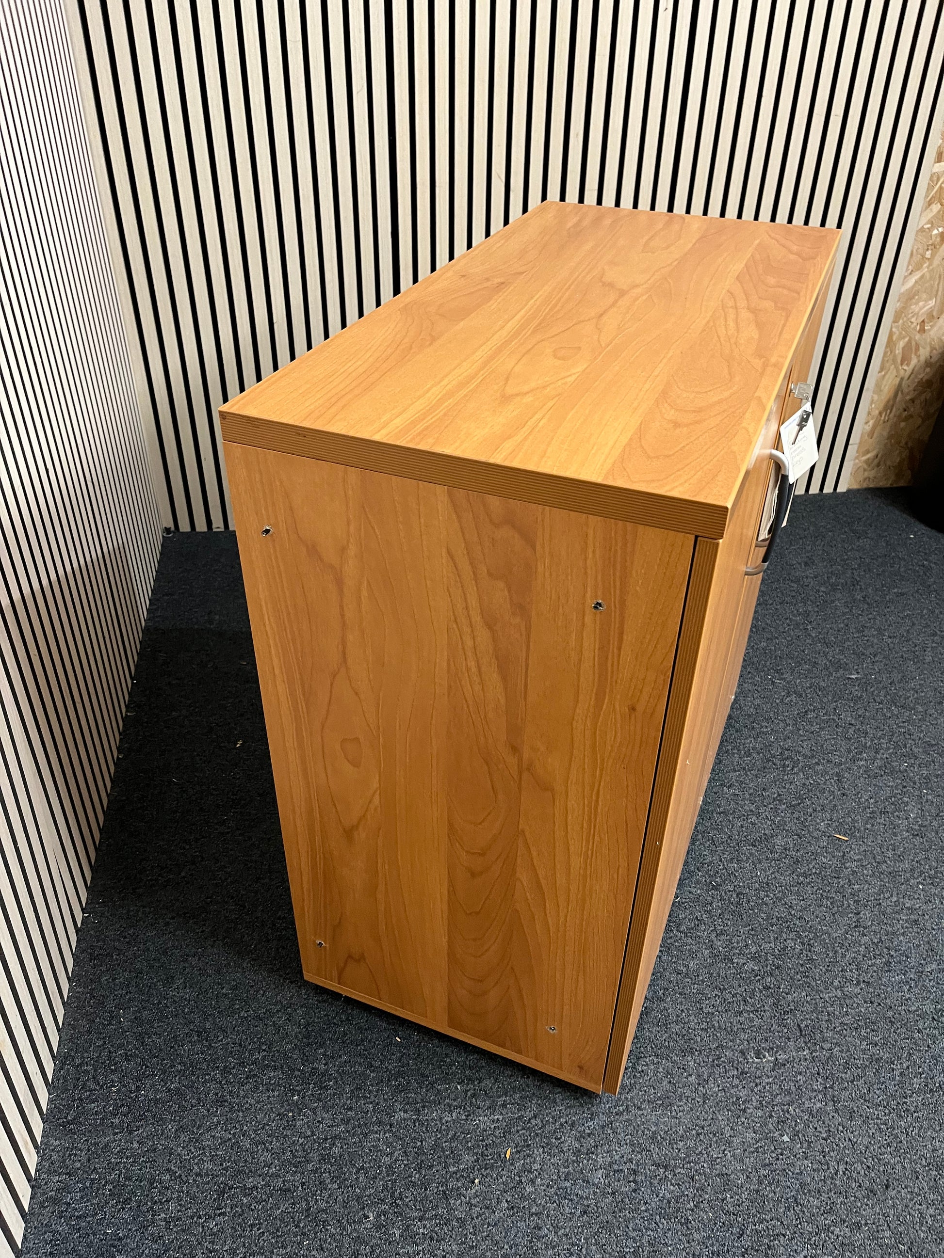 Cherry laminate low 2 door storage unit (H 80 x W 90 x D 45 cm) 2425