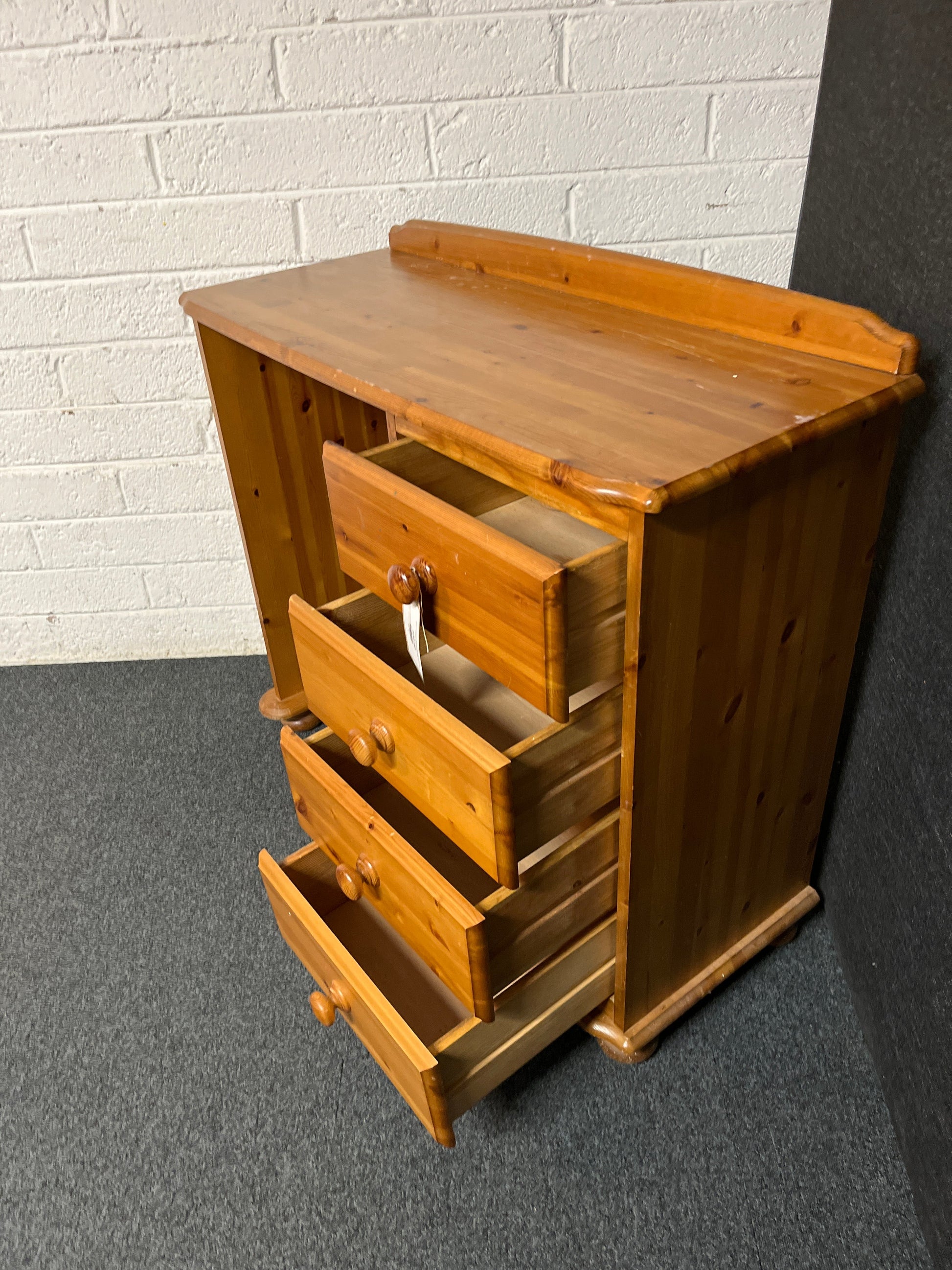 Solid pine bedroom dresser with 4 side drawers and upstand 100Wx41Dx86H 2225