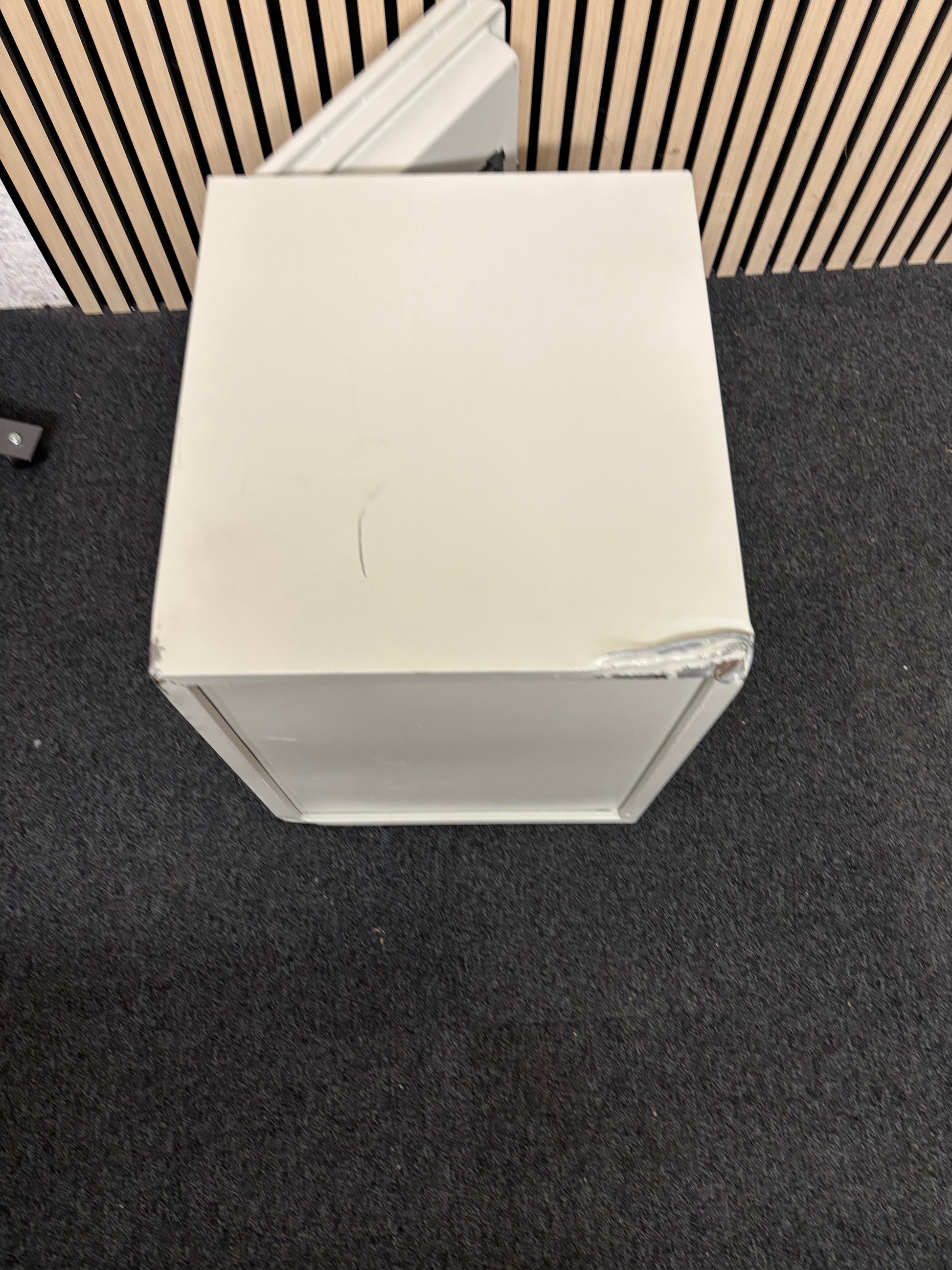 Phoenix fireproof digital safe. Battery operated. No key. Overwrite code. Dims 52Hx40Wx44D