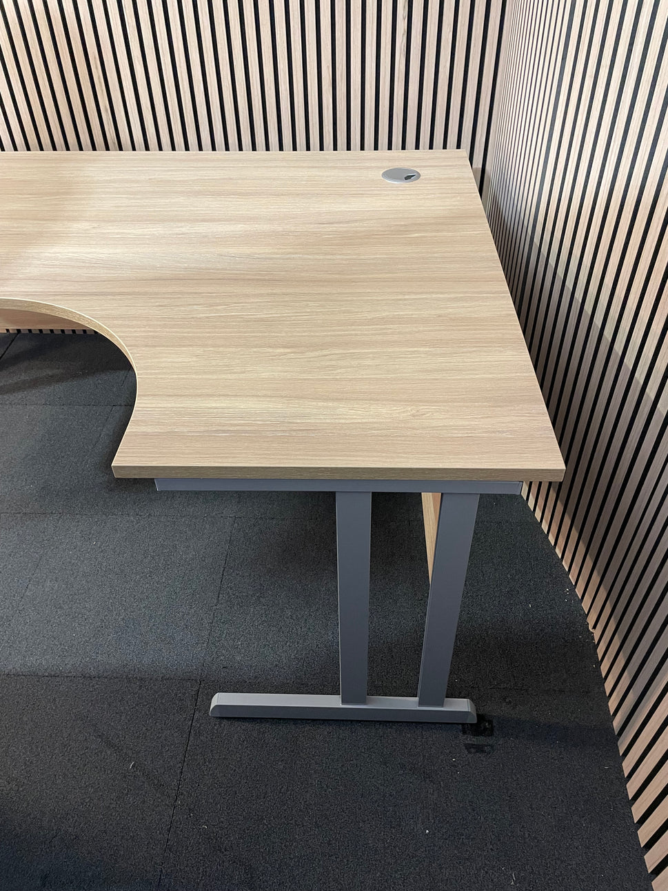 american oak 18 x 12 radial desk (choose return)