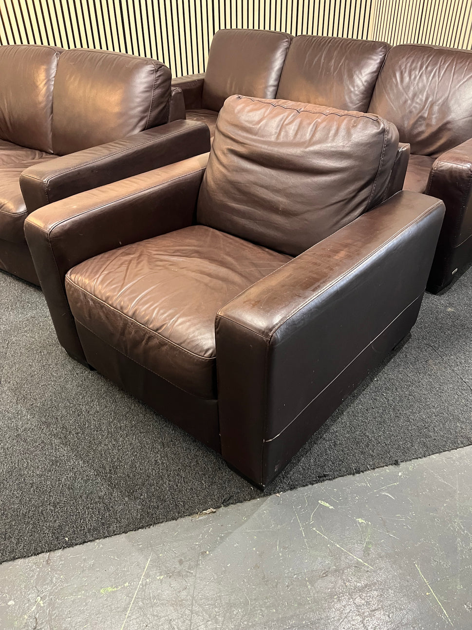 Brown pure leather 3+2+1 sofa set (Width - 3 seater 210 cm, 2 seater 150 cm, single 90 cm) 1425