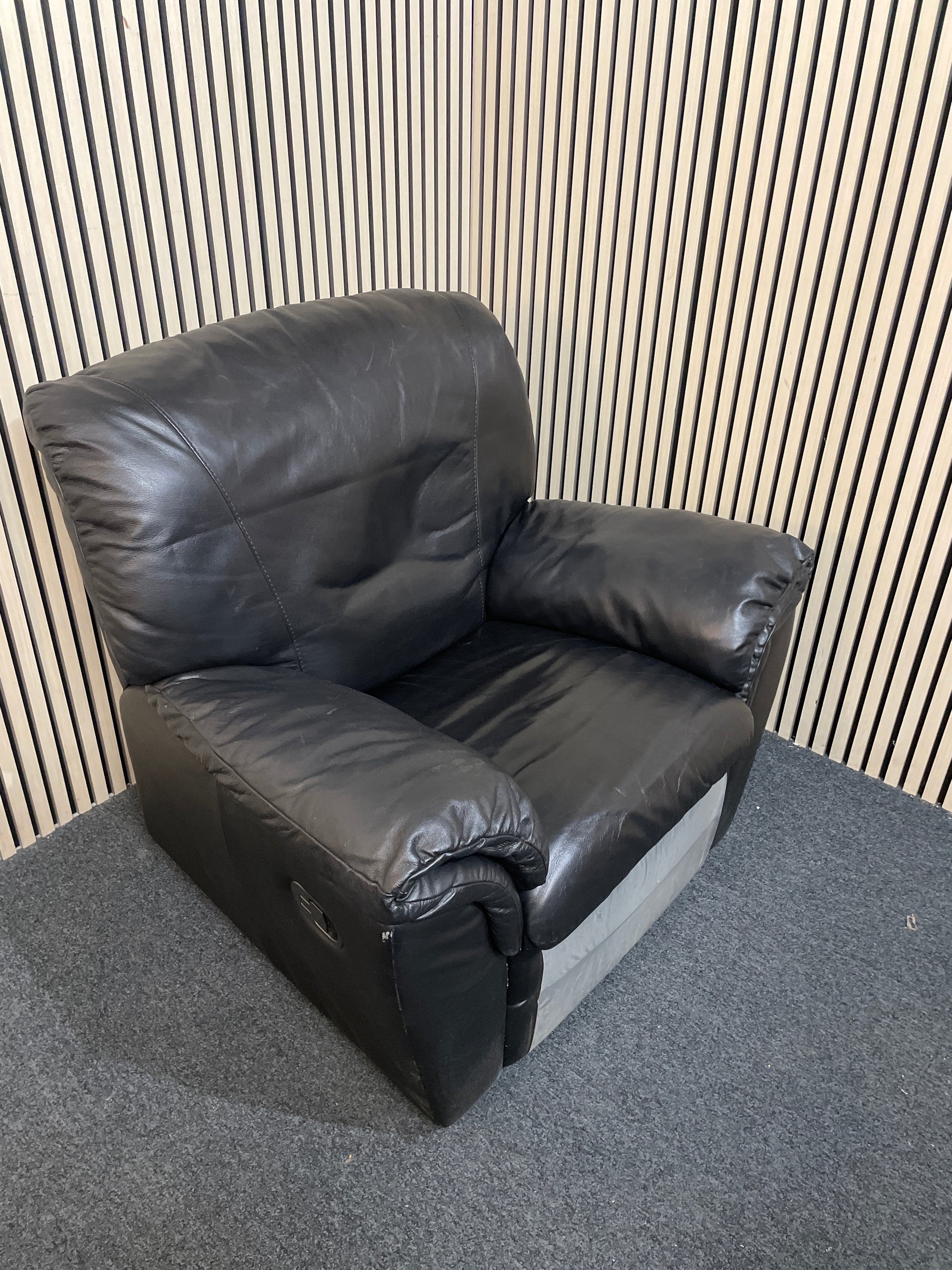 Black leather recliner 1126