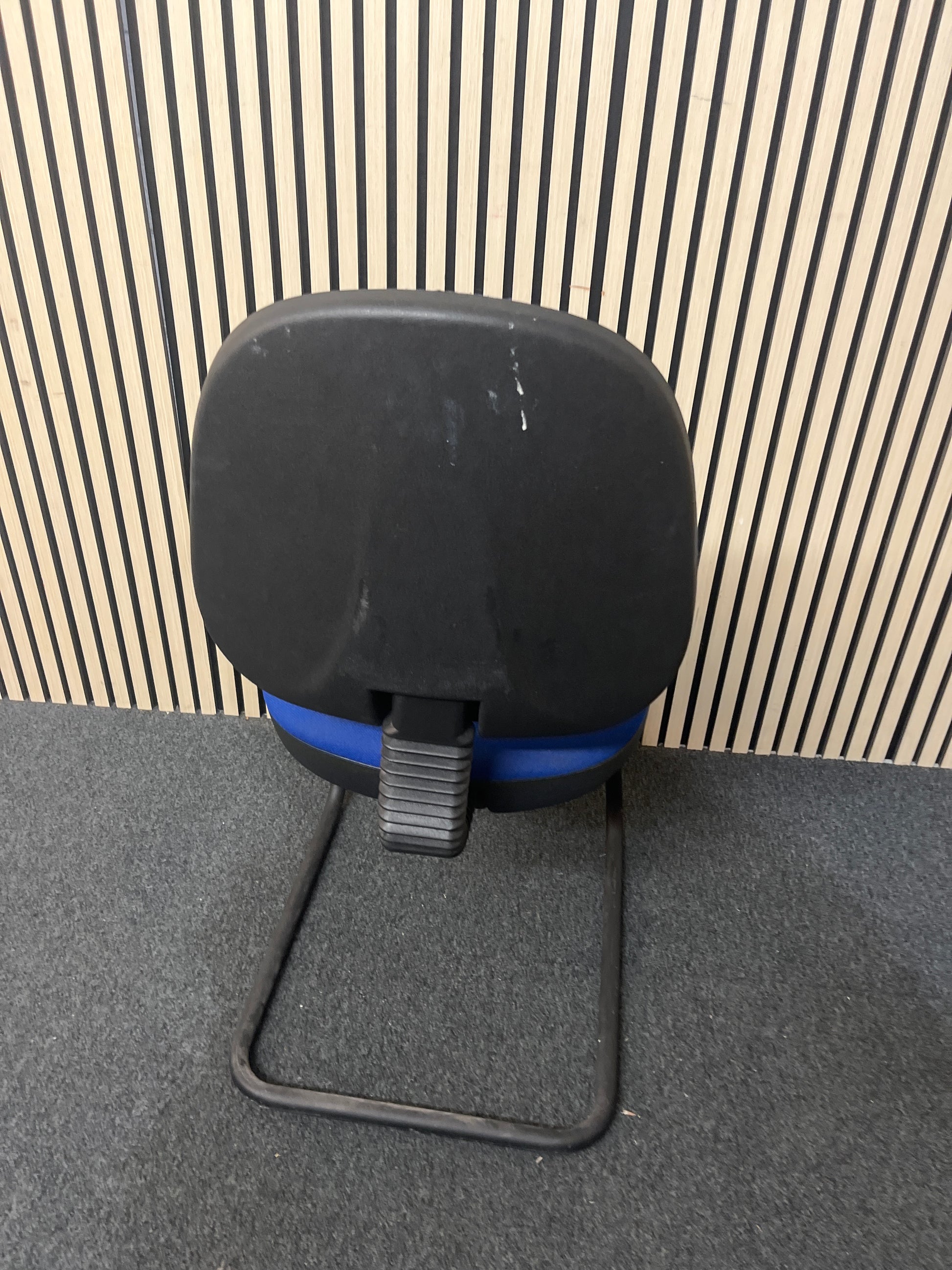 Royal blue fabric meeting chair with metal cantilever base 1425