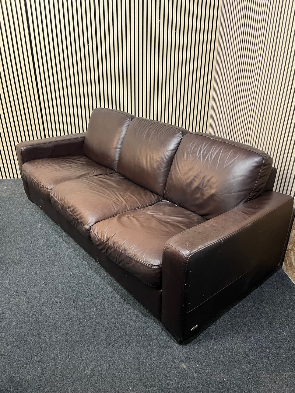 Brown pure leather 3+2+1 sofa set (Width - 3 seater 210 cm, 2 seater 150 cm, single 90 cm) 1425
