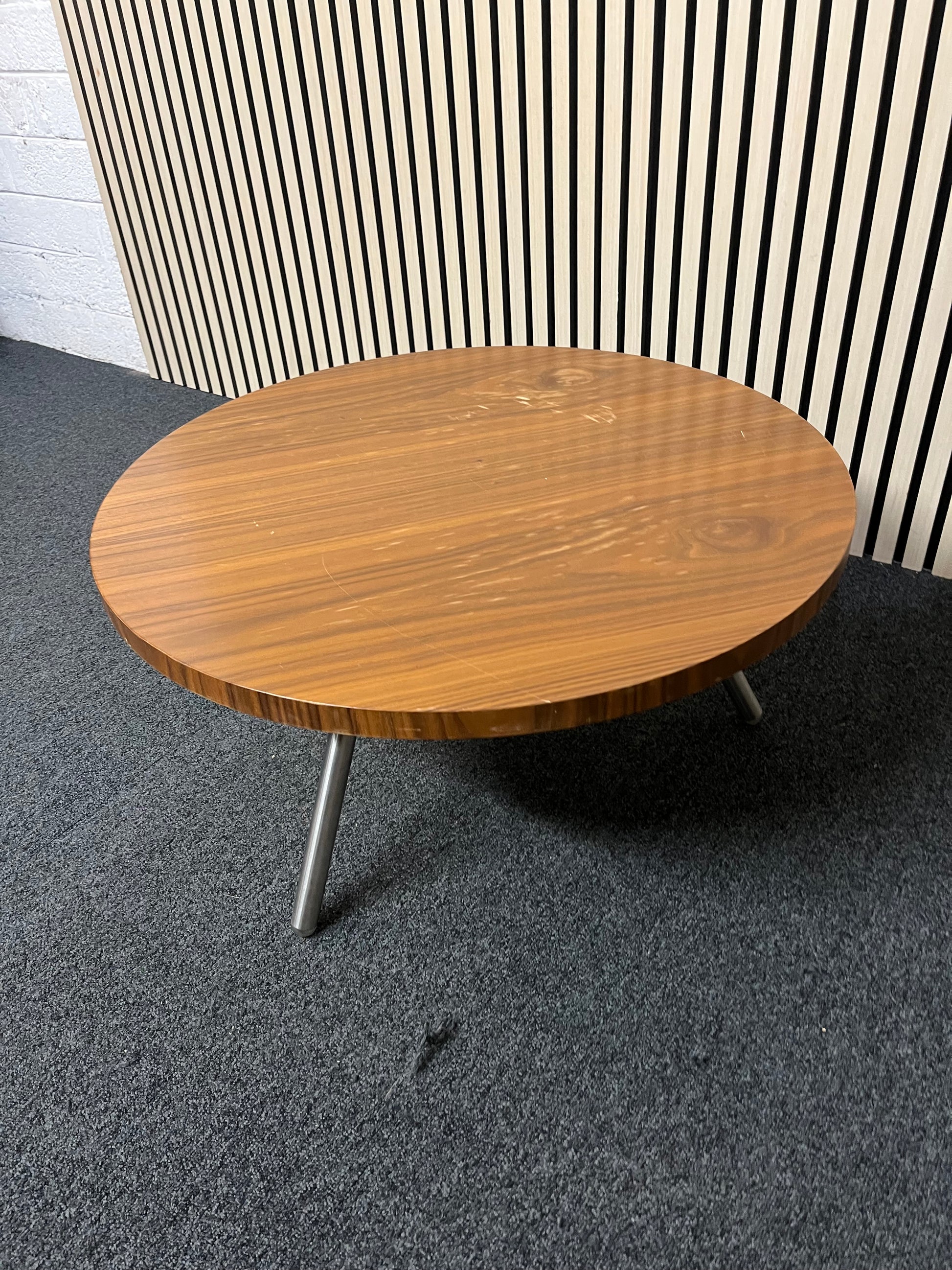 Walnut circular coffee table (H 35 x W 70 cm) 2325
