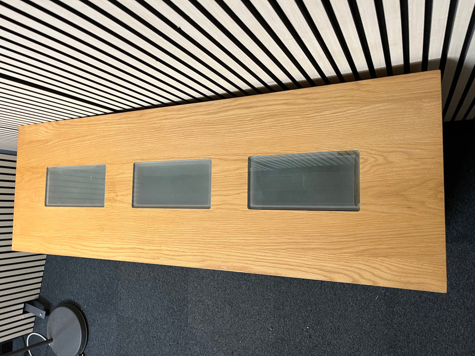 Solid oak large 3 door sideboard with protective glass top (H 78 x W 150 x D 50 cm) 1425