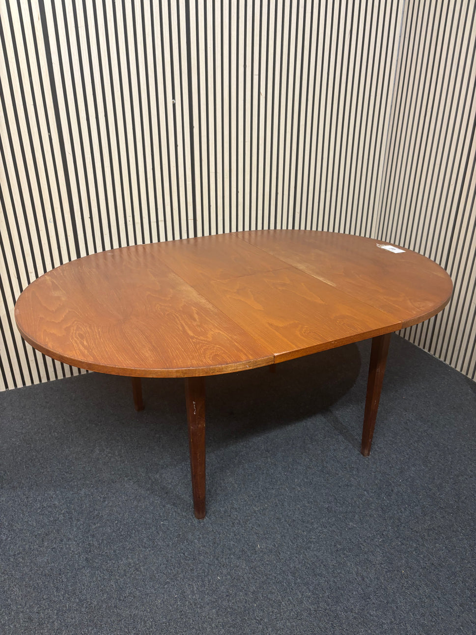 Large circular cherry wood extendable dining table (W 120 - 165 cm) 43481