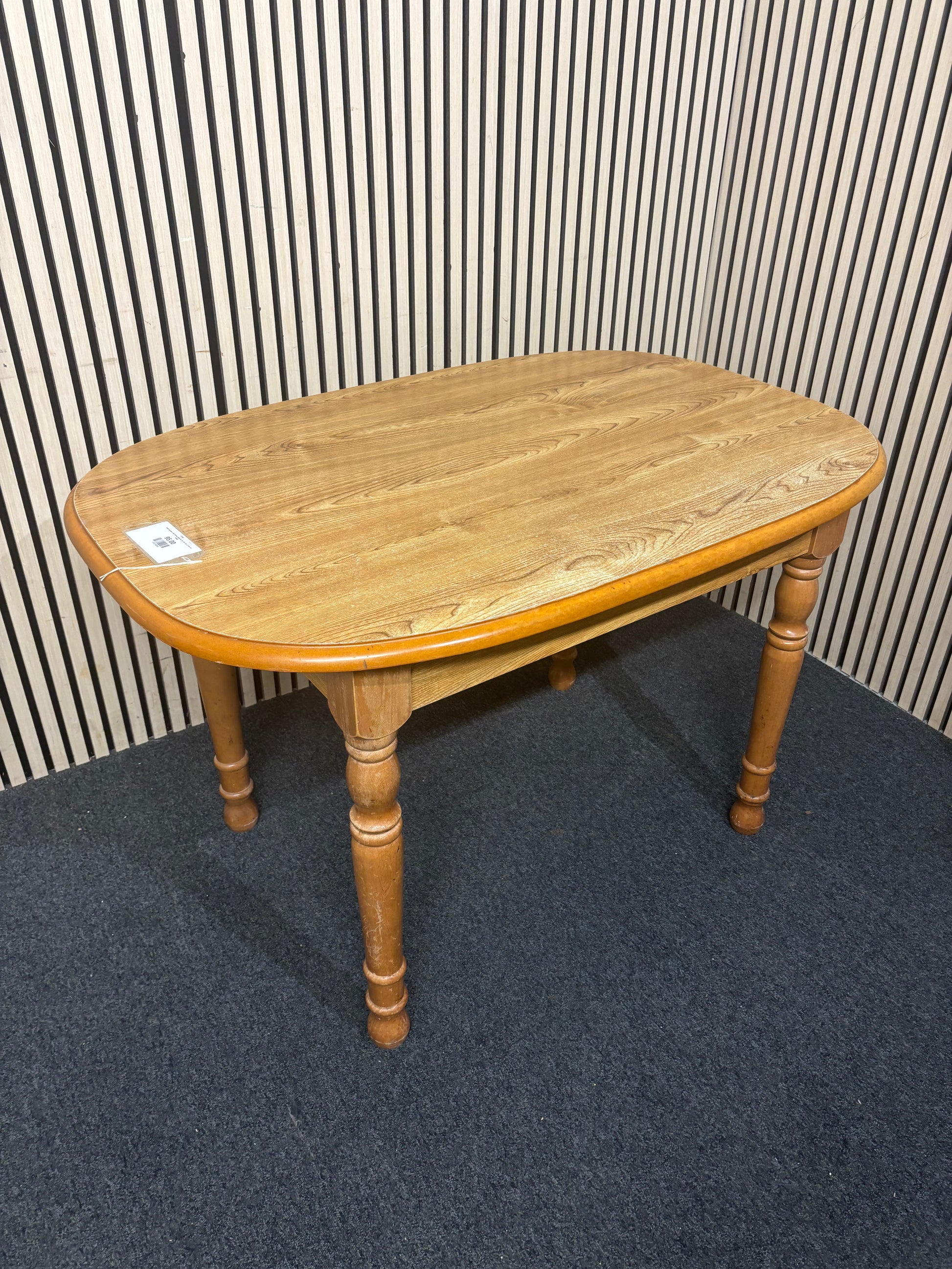 Solid wooden oval dining table (H 76 x W 120 x D 80 cm) 43482