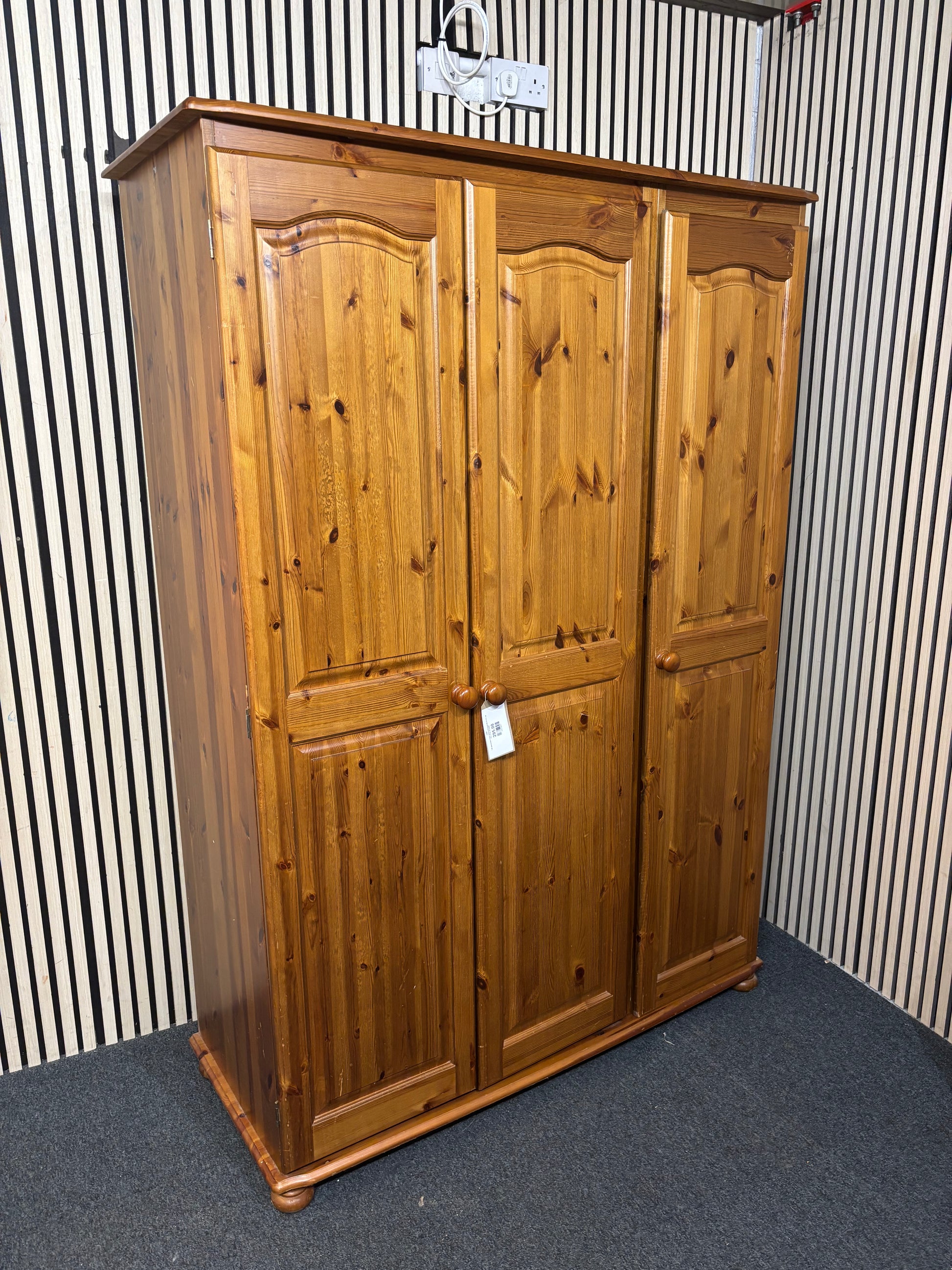 Tall natural pine 3 door solid wood wardrobe (H 191 x W 130 x D 52 cm) 43683