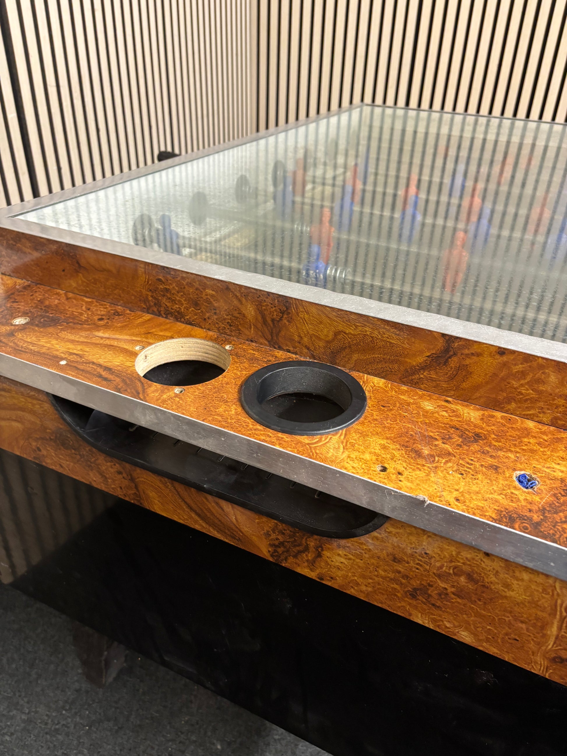 Retro fussball table, ideal repair project (H 92 x W 153 x D 76 cm) 43691