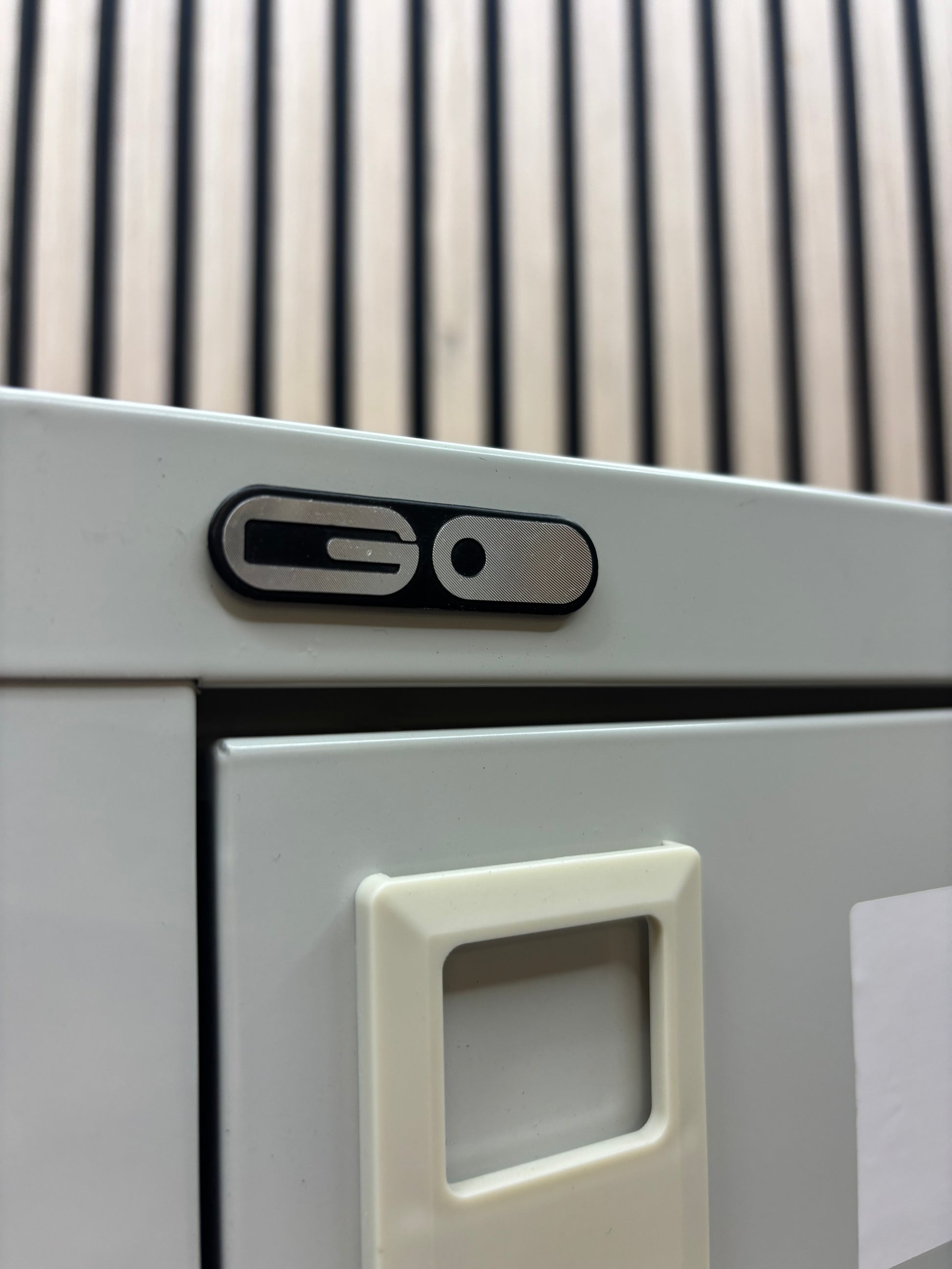 Grey 6 door locker 12x18