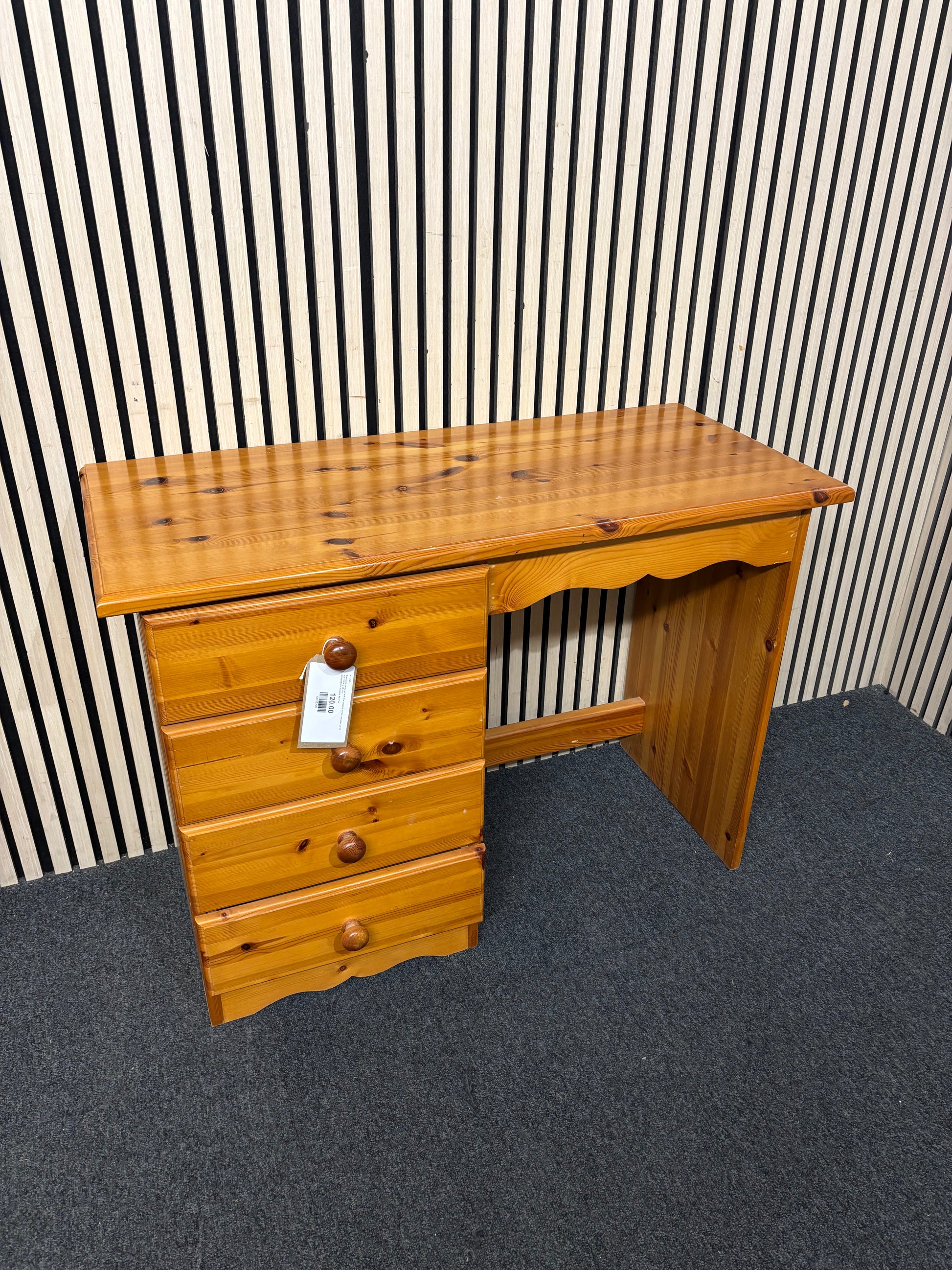 Solid pine vanity set with four drawers, mirror, and stool. (H 72 x W 100 x D 44 cm)
left hand side drawers 44129A
