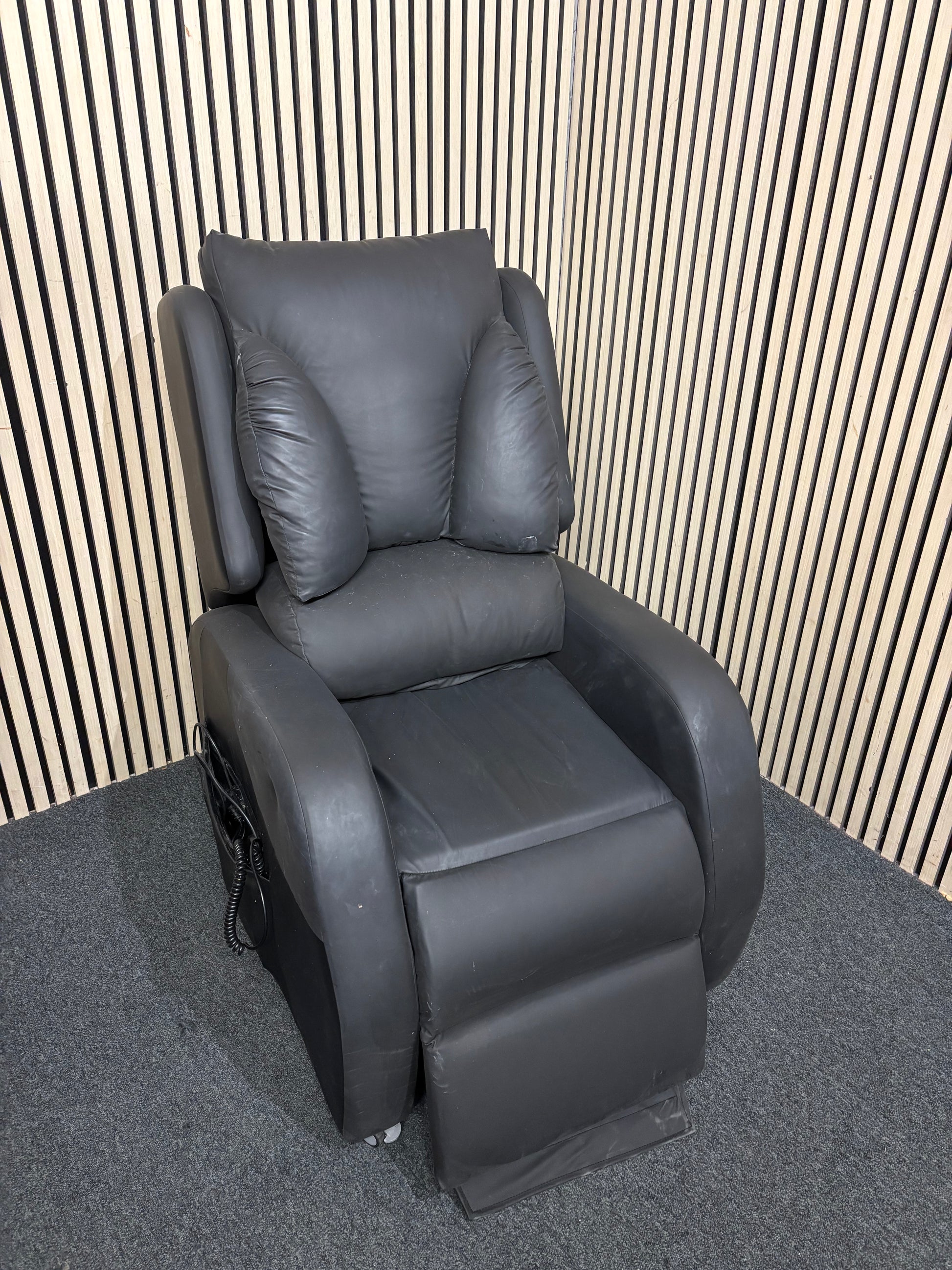 Black viynl electric riser recliner armchair 44183