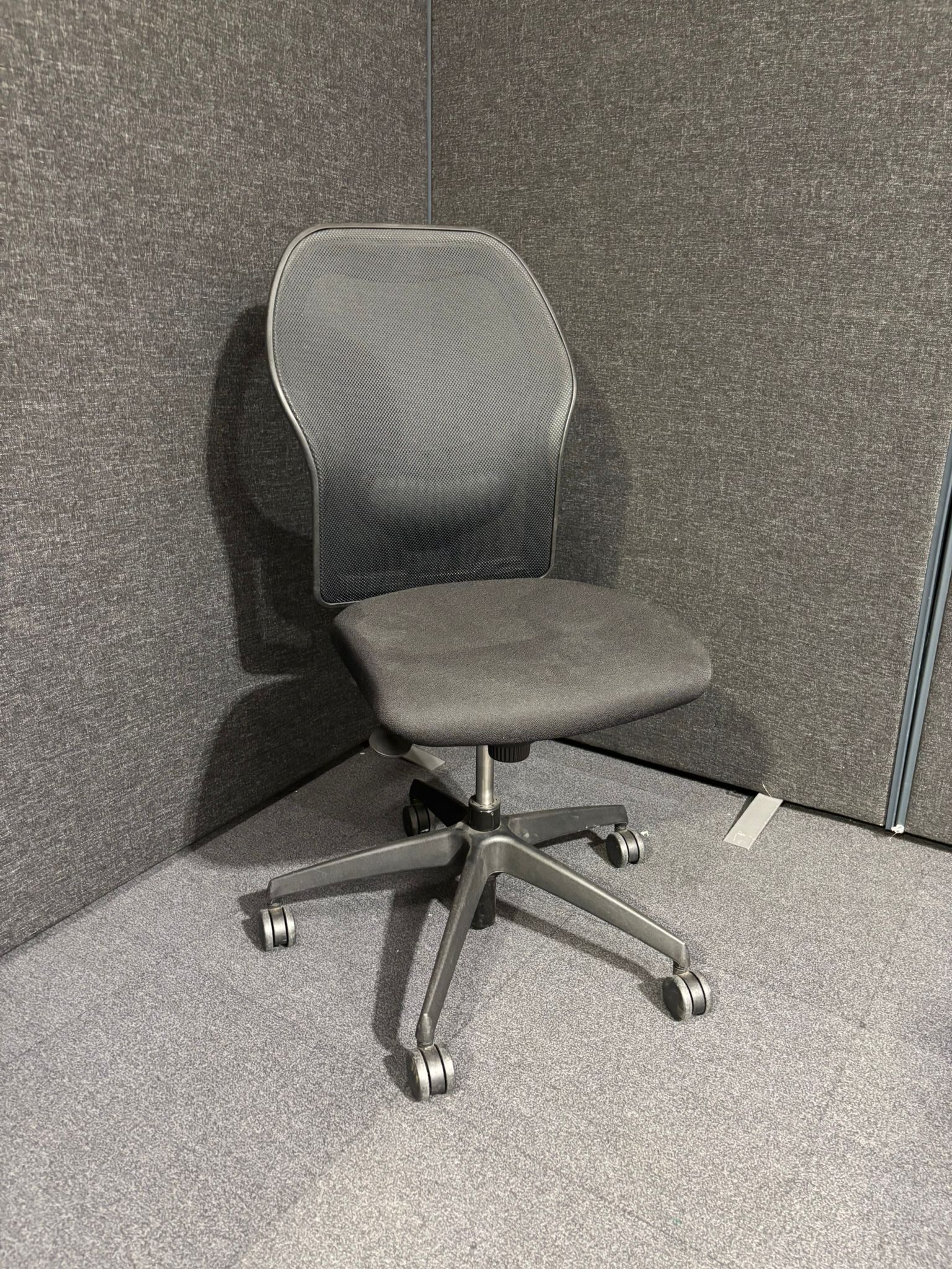Orangebox DTO-HB Grey fabric and black mesh back swivel chair, height adjustable seat, no arms