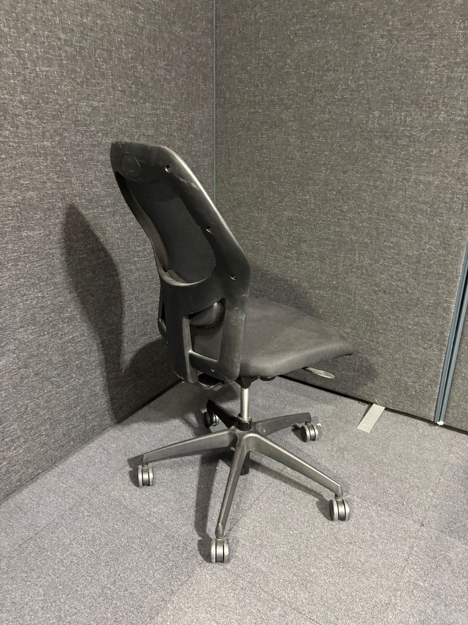 Orangebox DTO-HB Grey fabric and black mesh back swivel chair, height adjustable seat, no arms