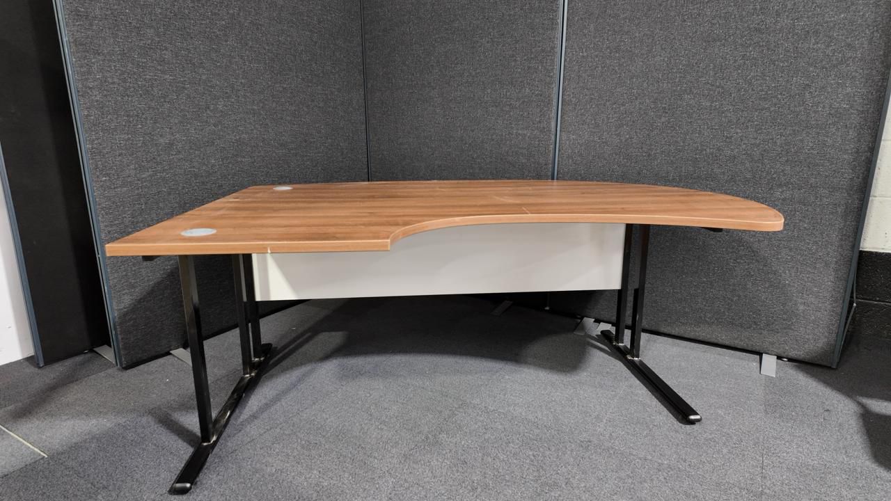 Executive bow fronted radial desk, left hand (1800mm x 1700mm)