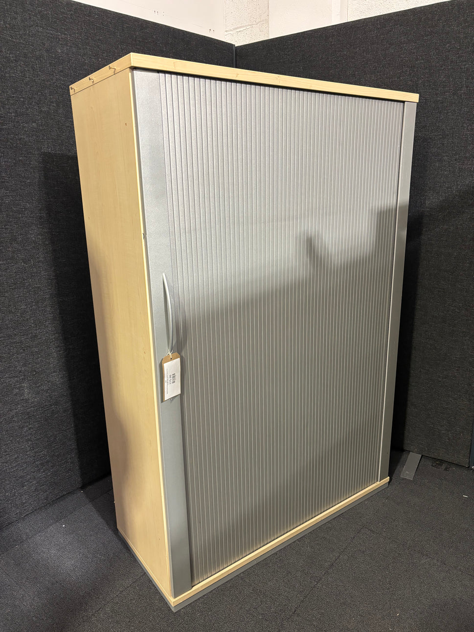 Maple sliding 1 door tambour unit (H 150 x W 100 x D 42 cm)