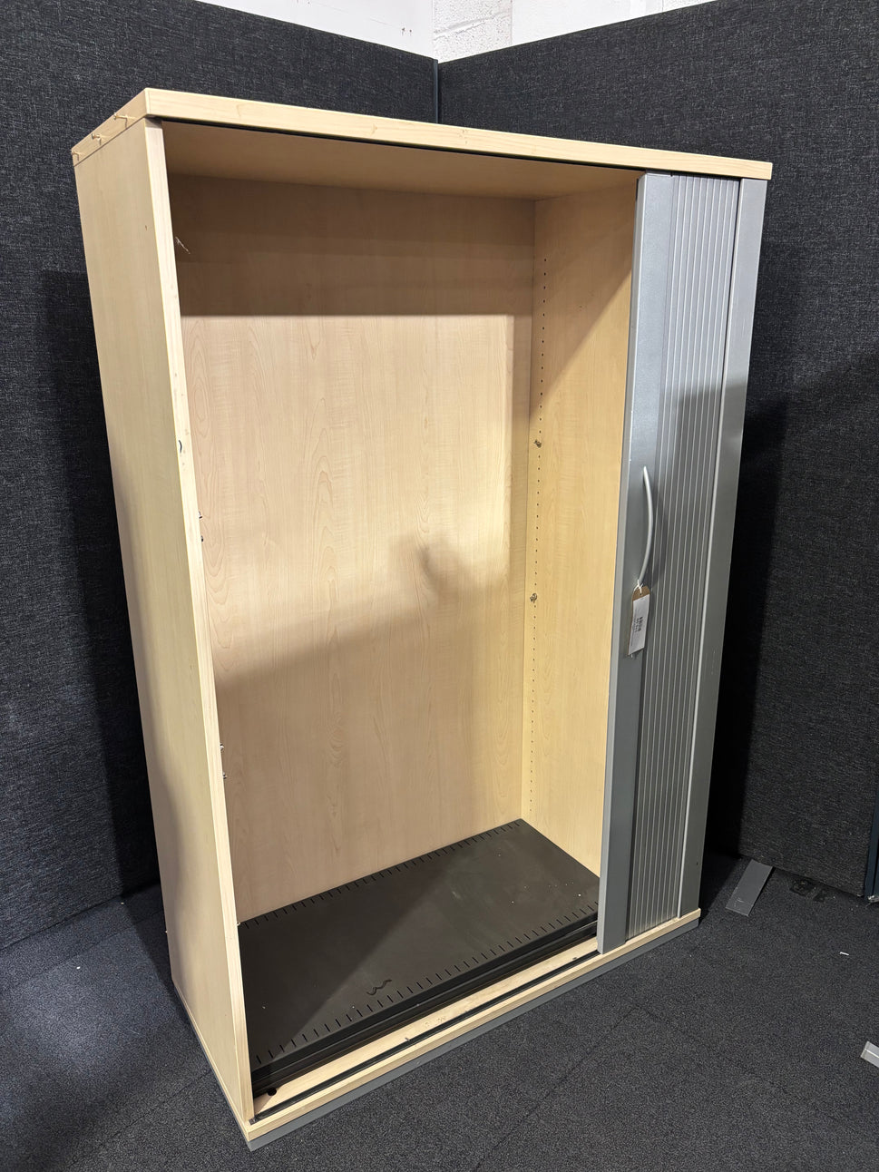 Maple sliding 1 door tambour unit (H 150 x W 100 x D 42 cm)