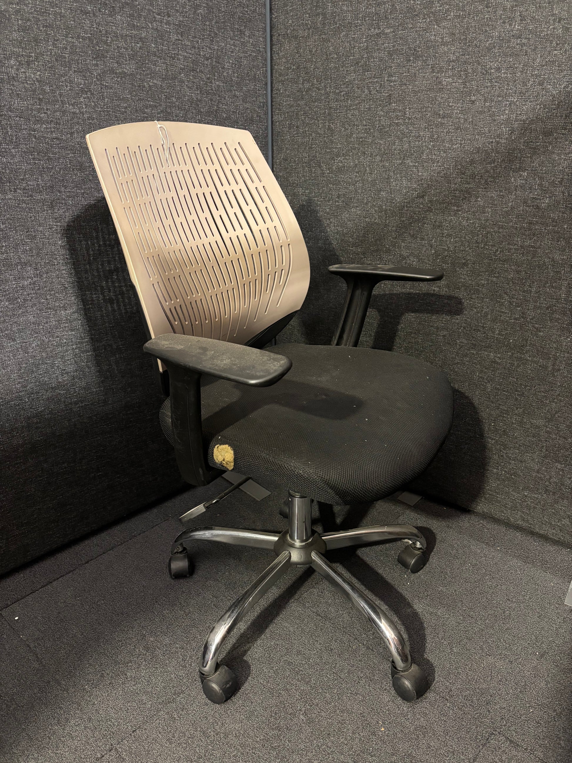 Brown plastic back mesh seat second hand swivel chair