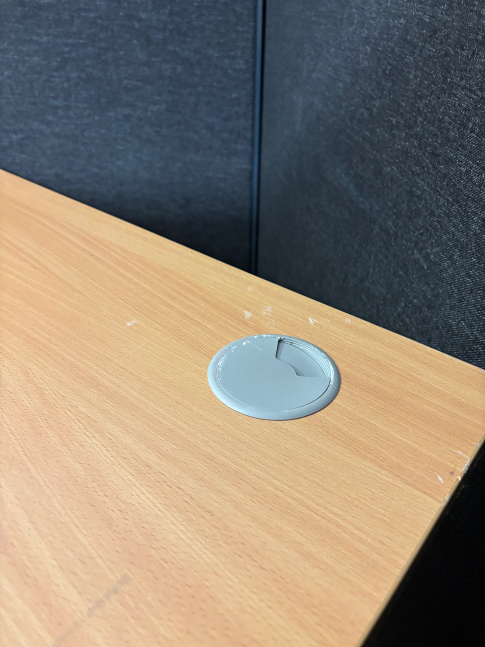 Beech 1600*800 second hand straight desk with panel legs