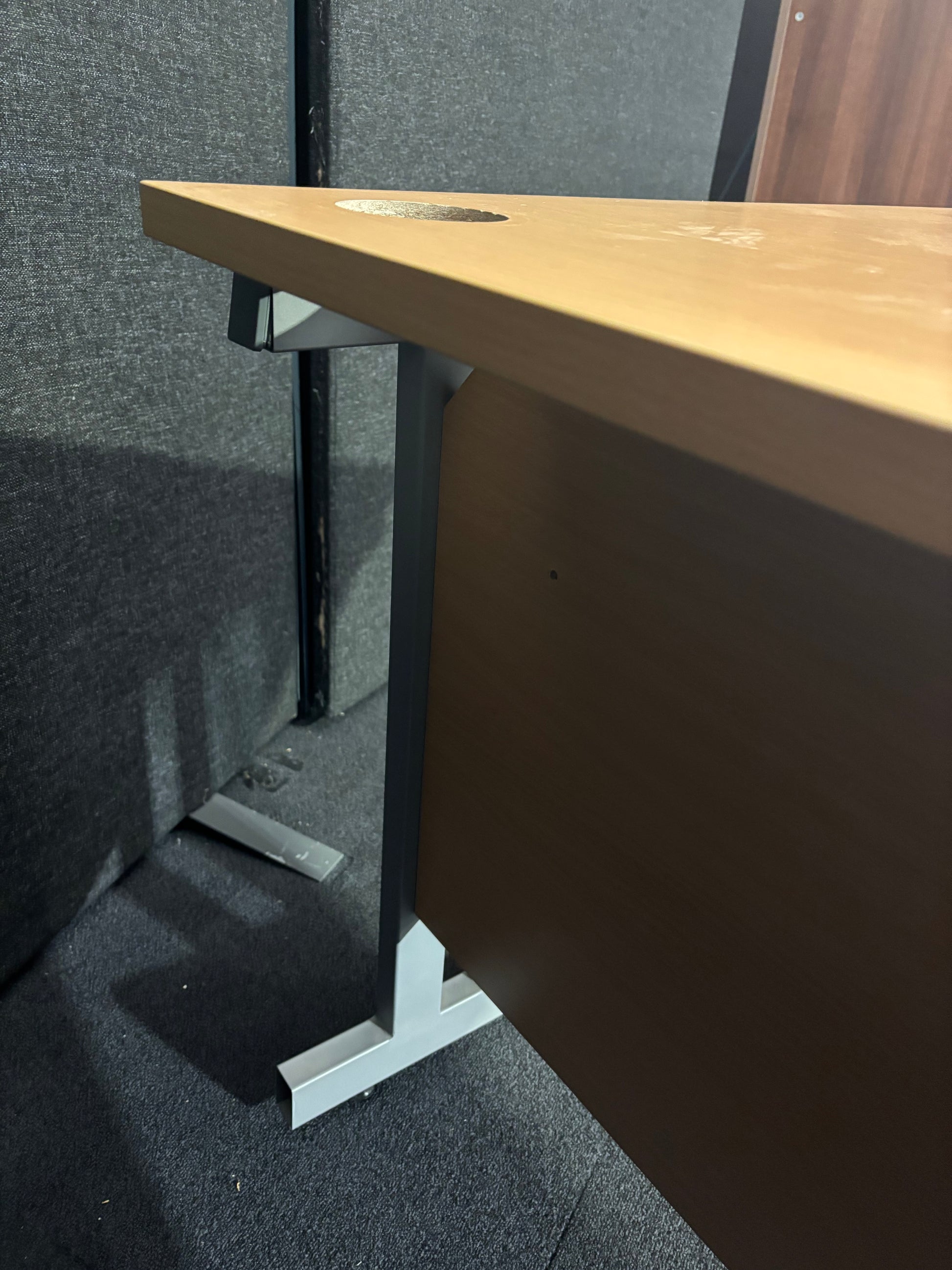 Beech second hand 1200*800 straight desk with silver legs and matching modesty panel