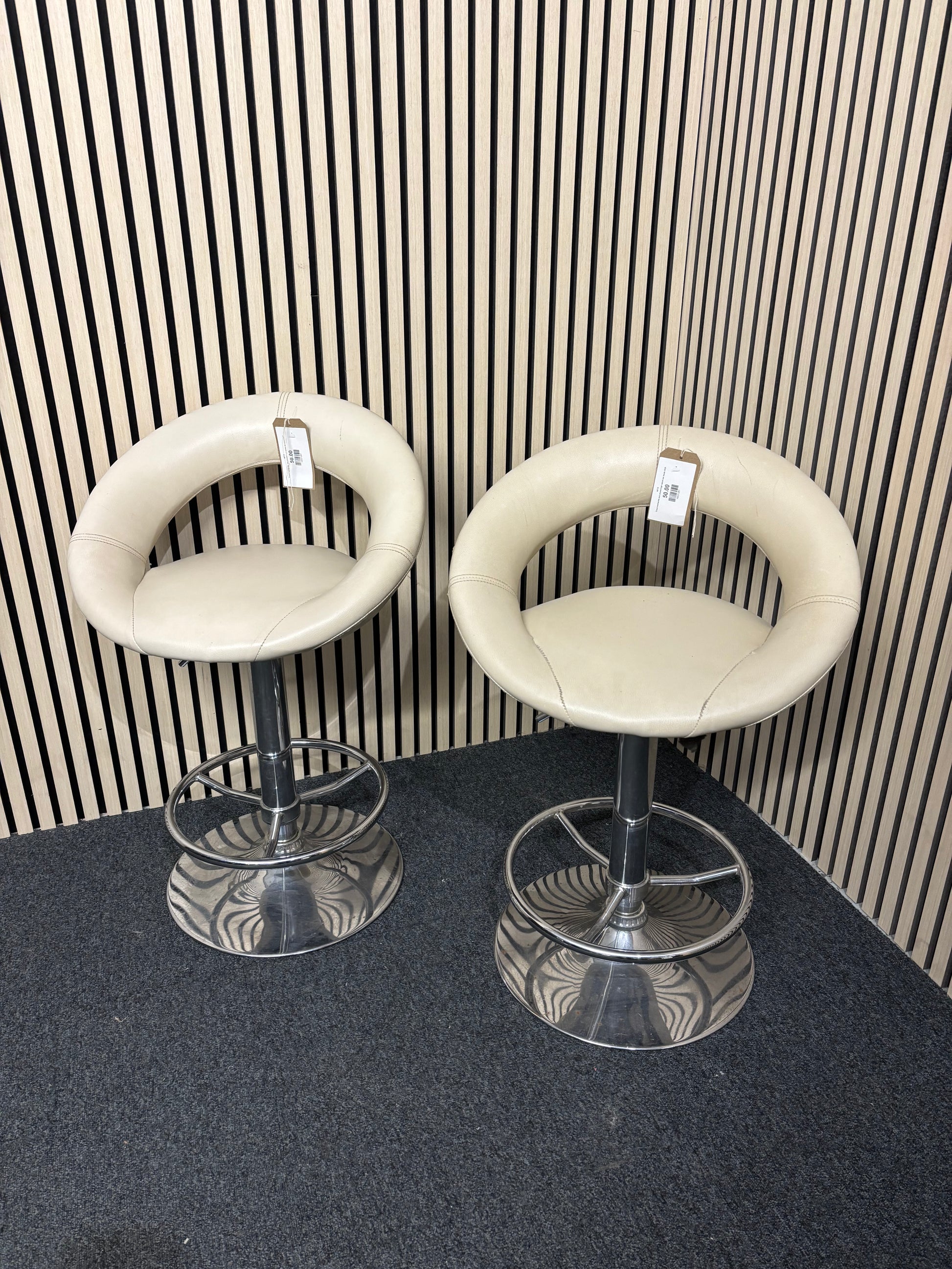 Cream leatherette and chrome high swivel bar stools 3325