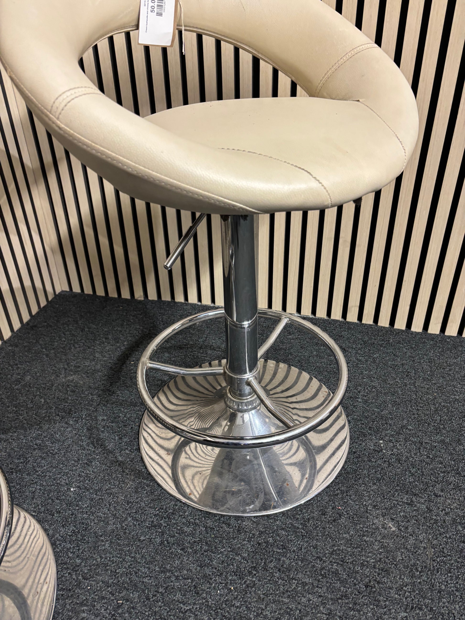 Cream leatherette and chrome high swivel bar stools 3325