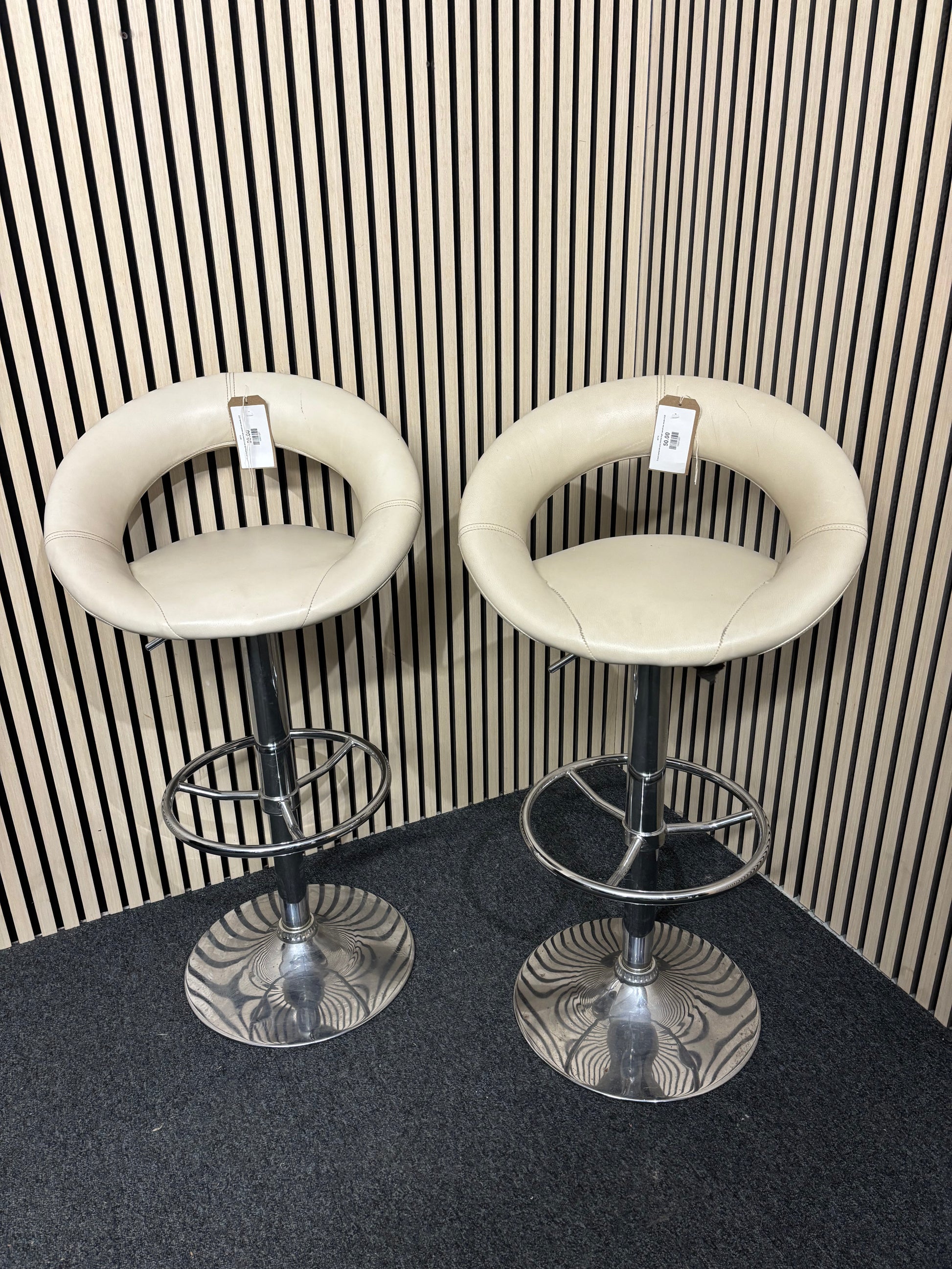 Cream leatherette and chrome high swivel bar stools 3325