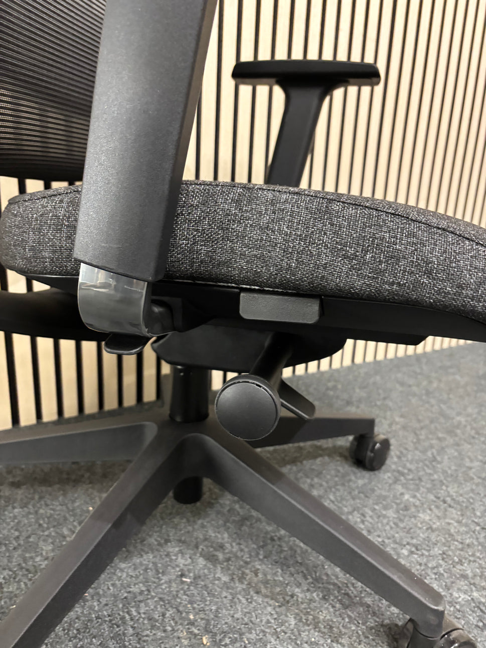 NEW Lennon Black mesh back 3 lever multifunction executive swivel chair with charcoal seat and height adjustable arms. LARGE QTYS AVAILABLE. PRICE INC VAT AT 23%
