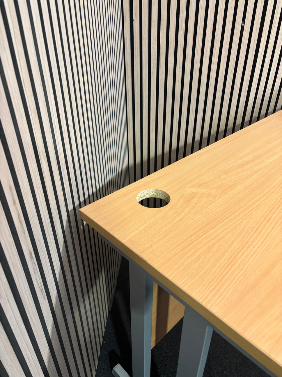 Beech 1200*800 second hand straight desk with silver cantilever frame